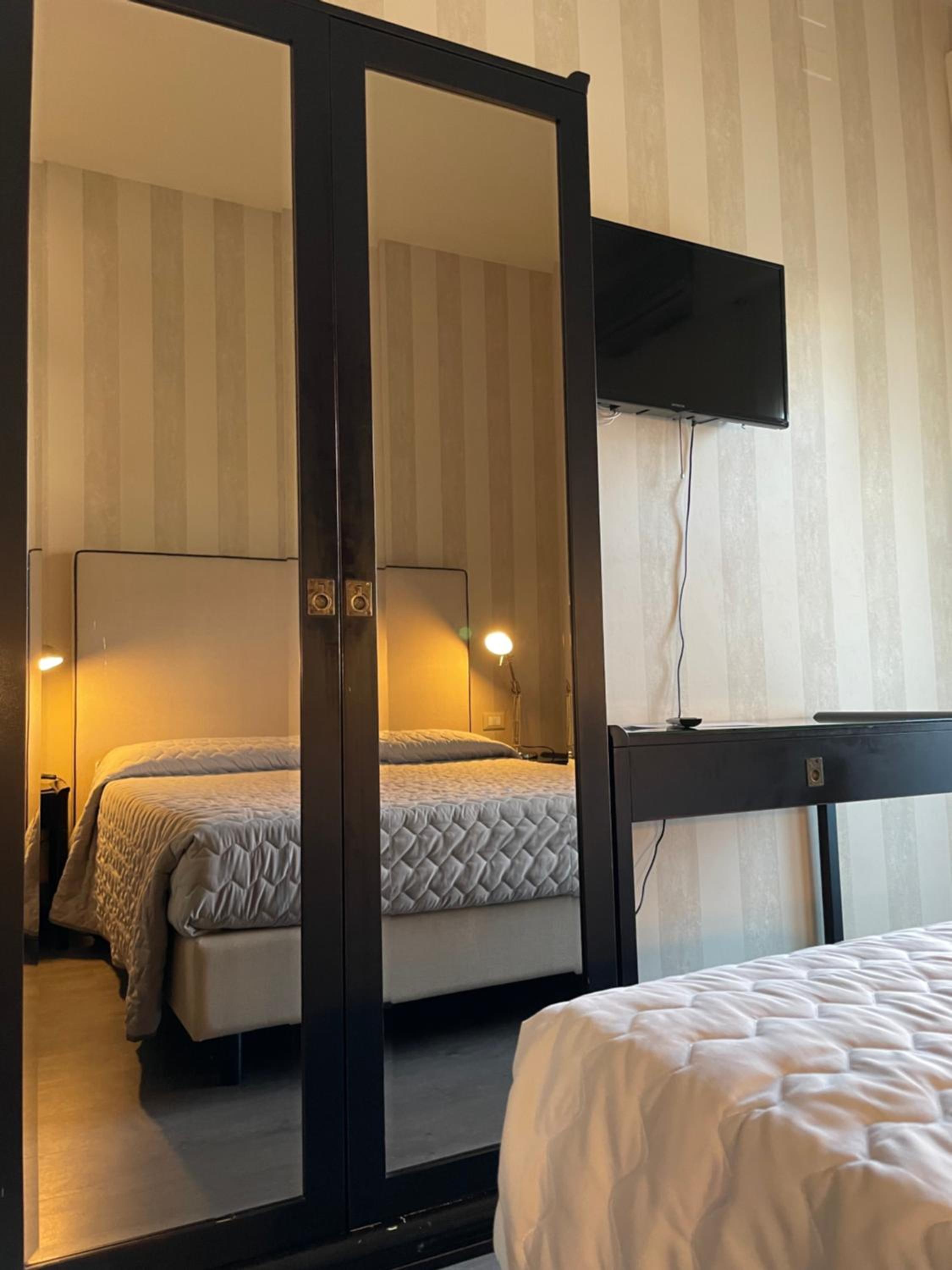 Double or Twin Room - Photo 1