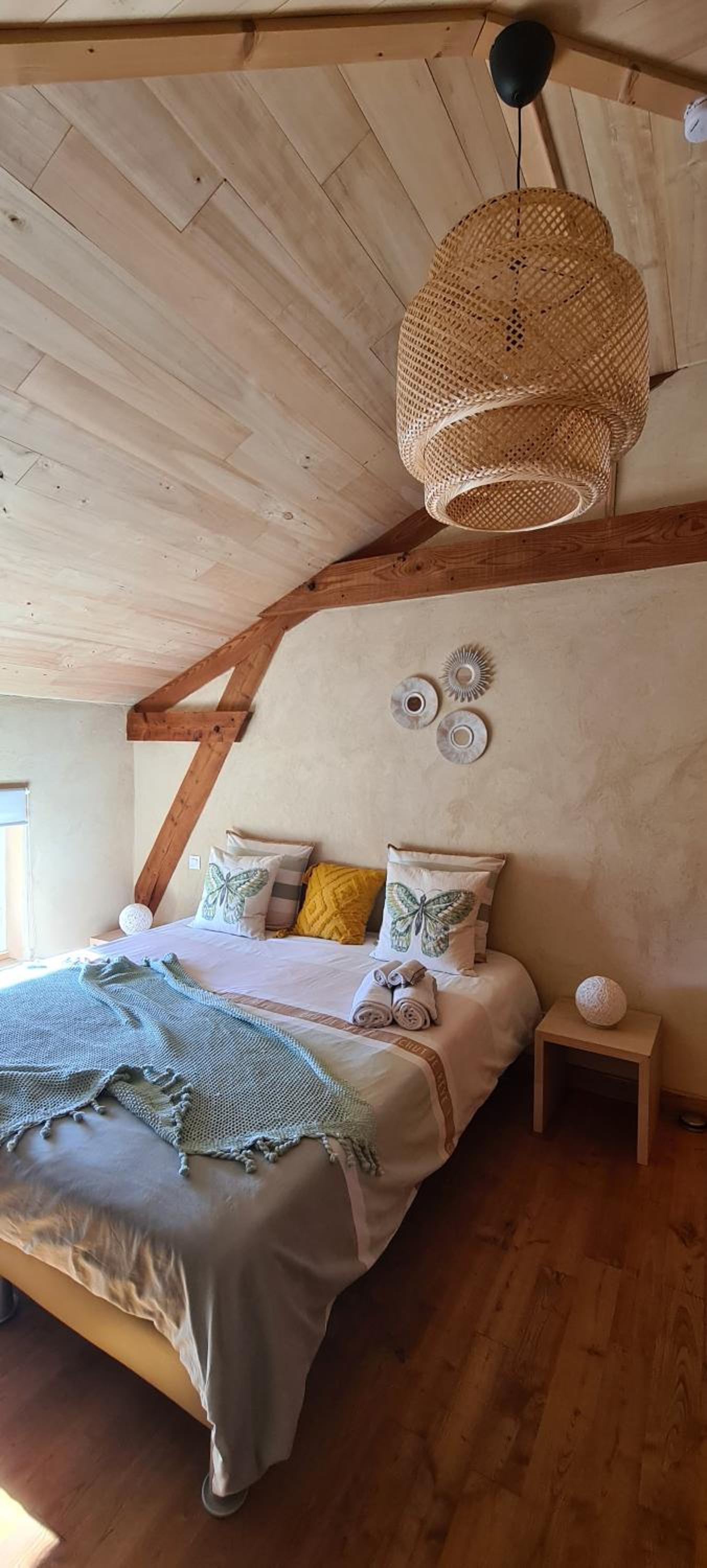 Deluxe Triple Room - Photo 11
