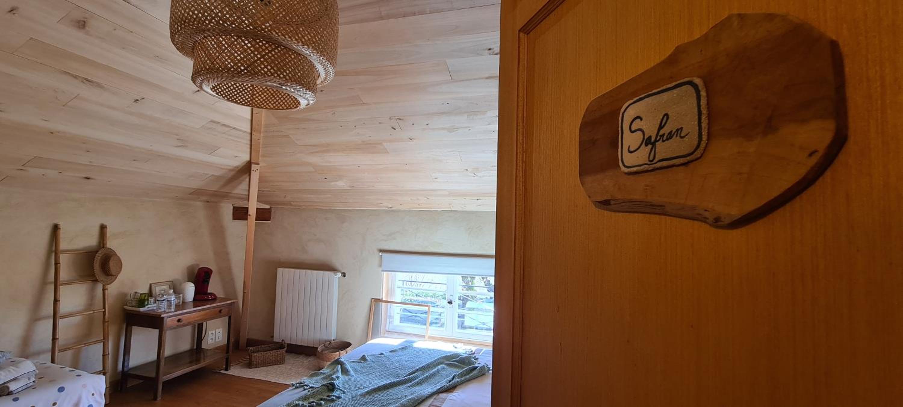 Deluxe Triple Room - Photo 18