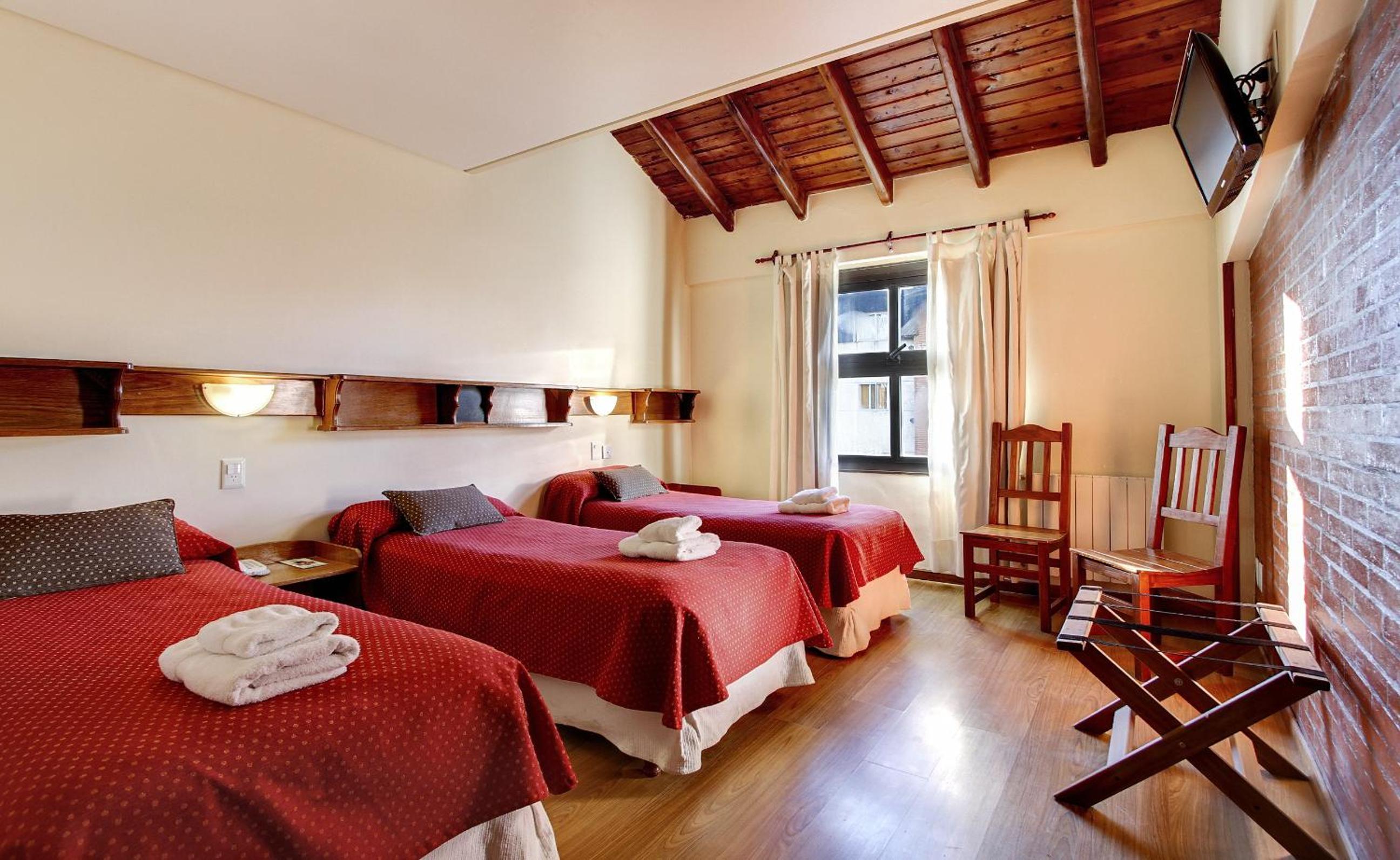 Standard Triple Room photo 2
