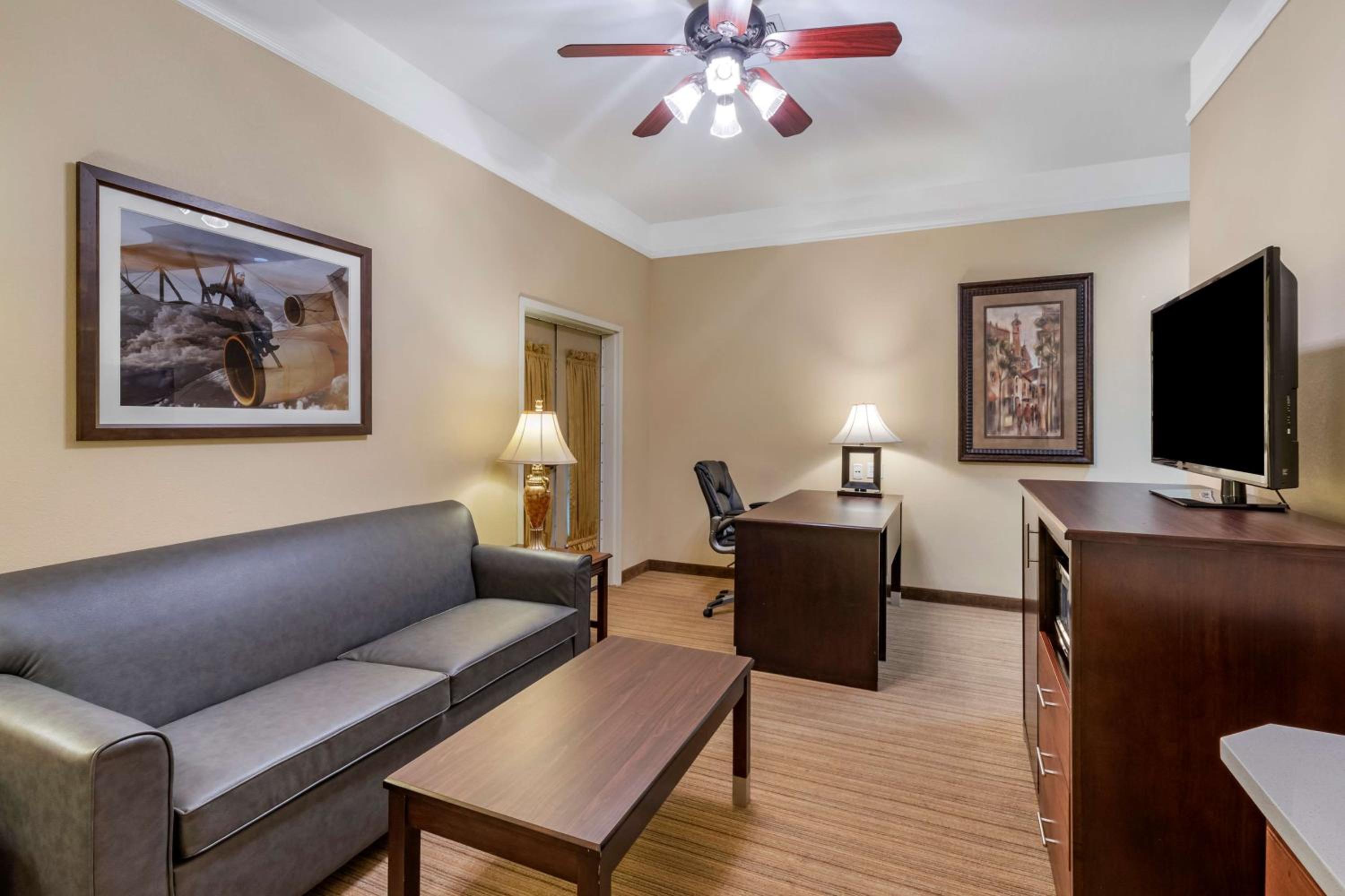 Honeymoon Suite - Non-Smoking - Photo 1