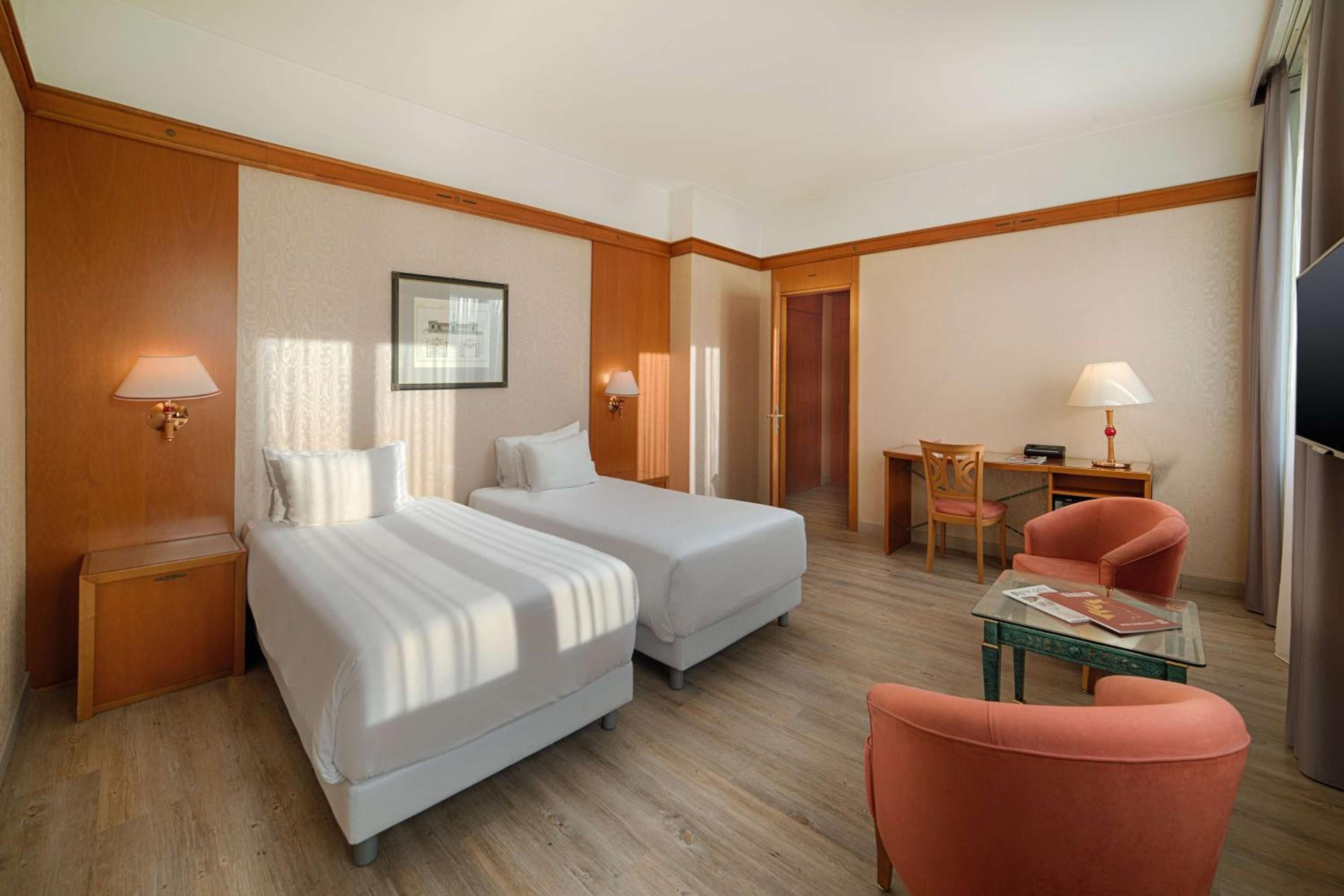 Superior Double Room - Photo 3