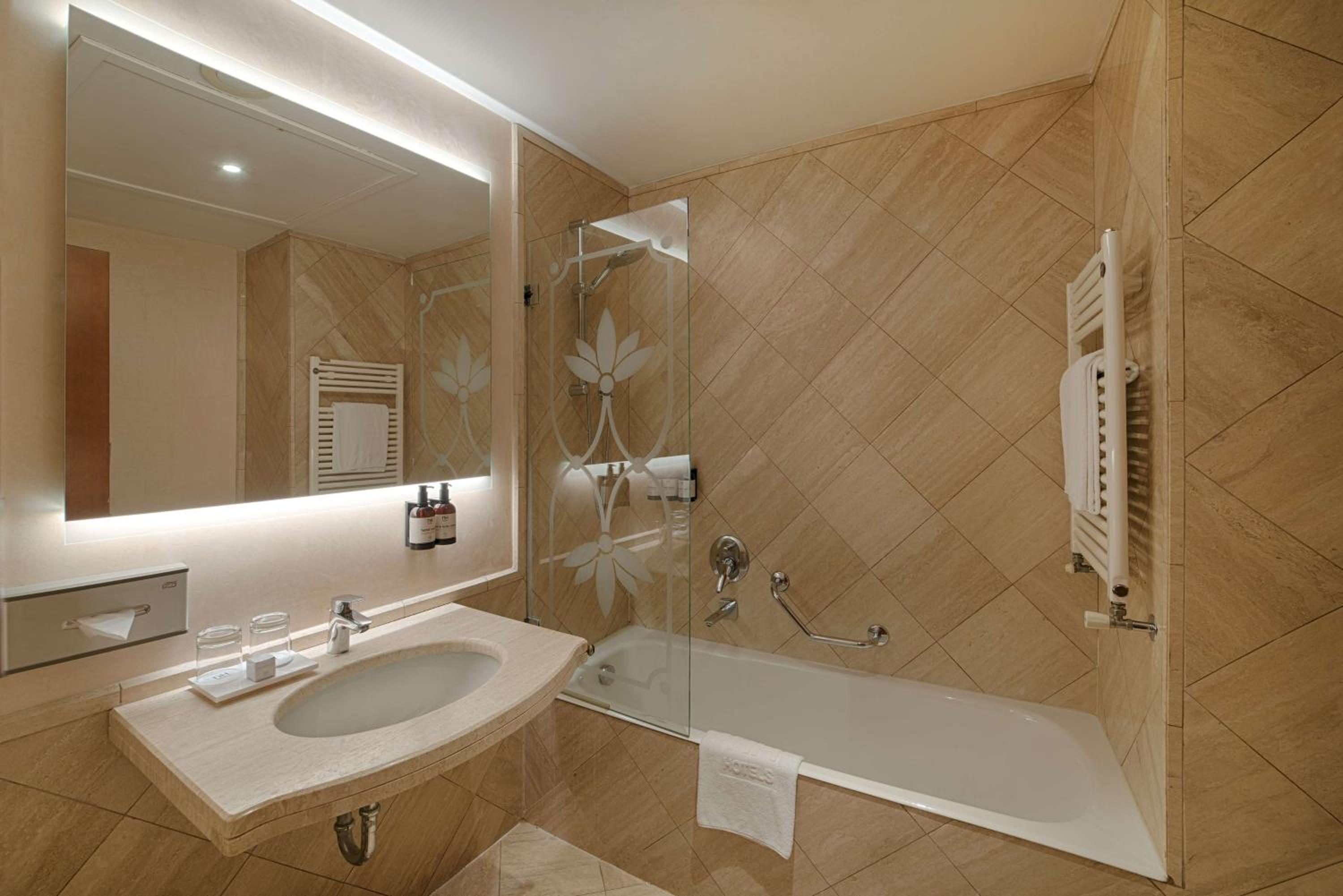 Superior Double Room - Photo 5