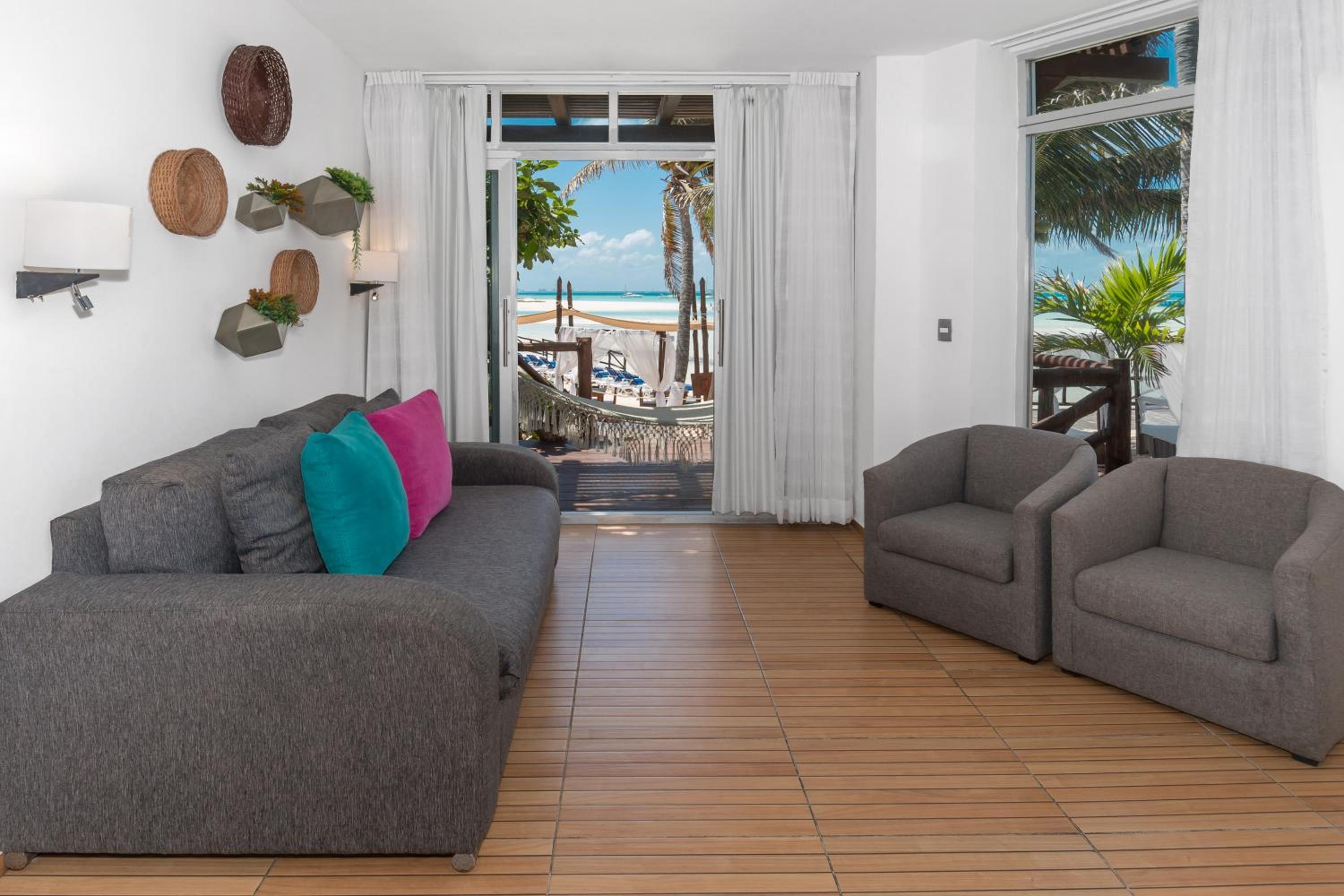 Villa With Sea View - Photo 4