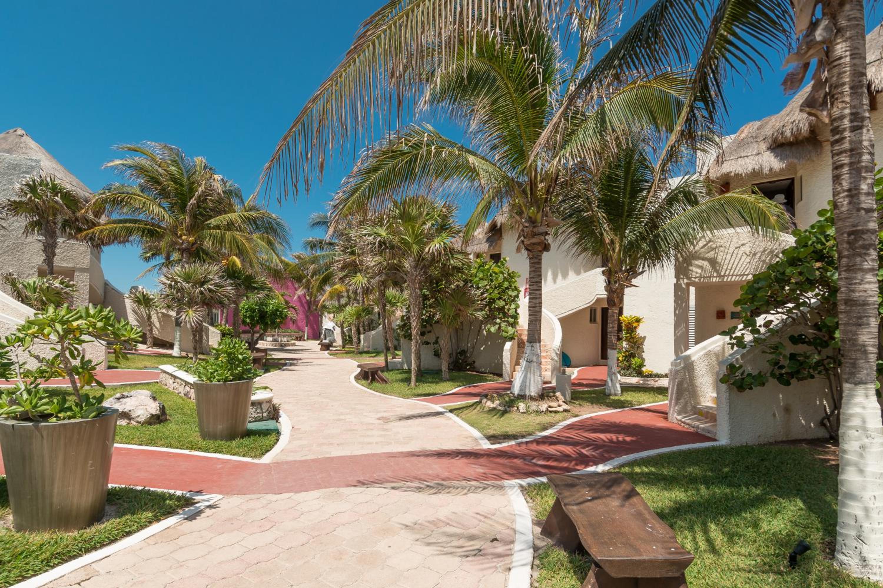 Deluxe Villa Ocean Front Up to 2 Kids - Photo 2