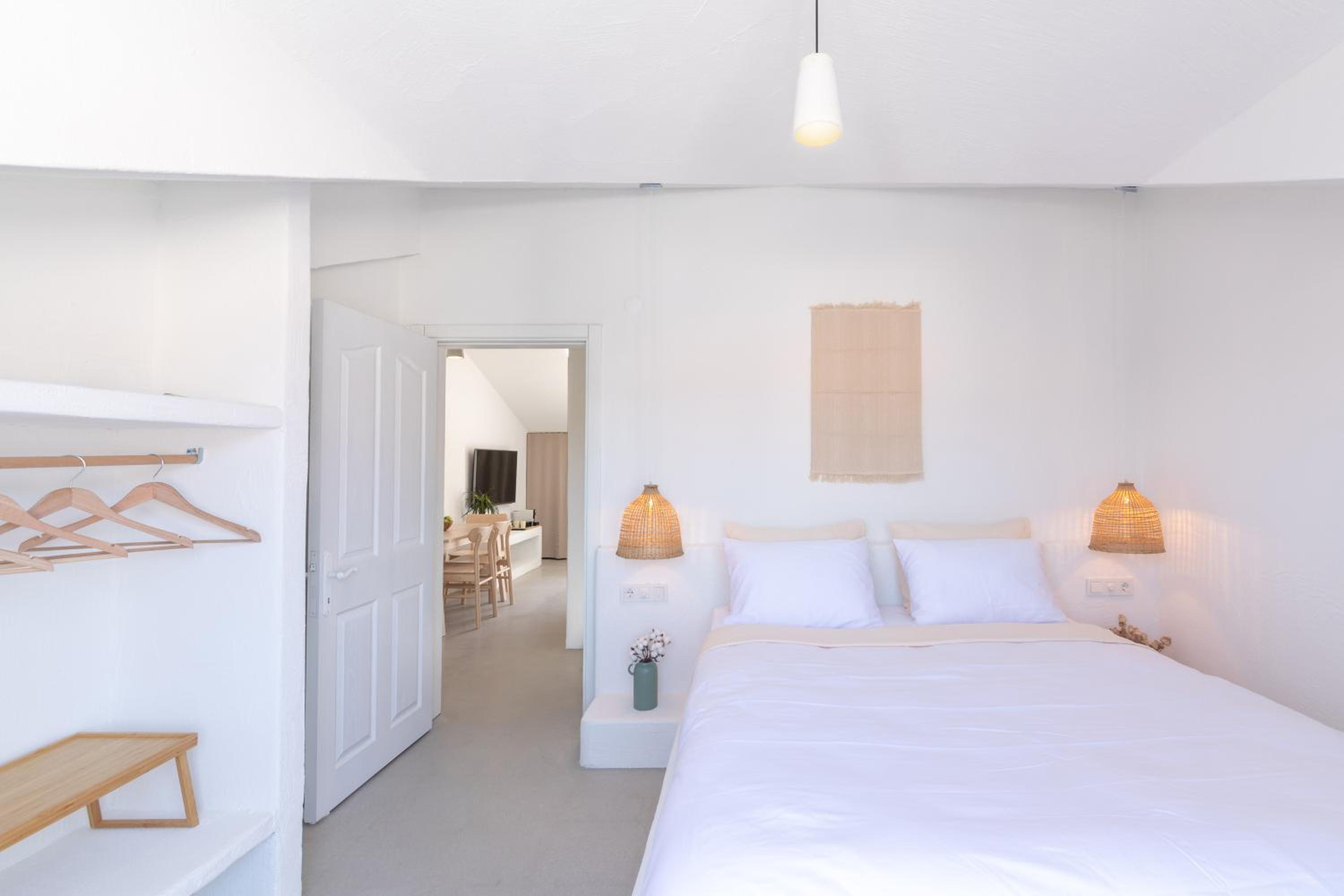 Apartment with Terrace - Photo 15