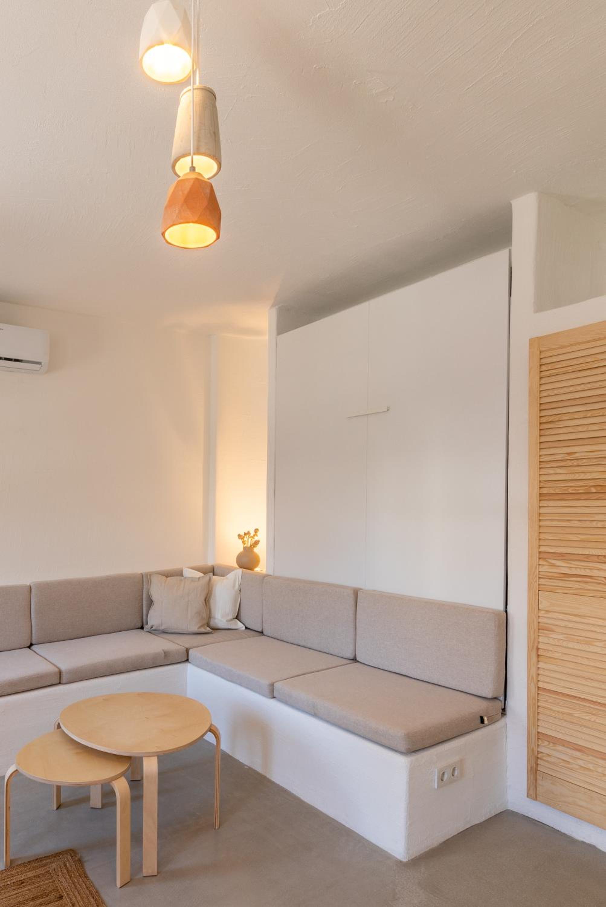 Apartment with Terrace - Photo 18