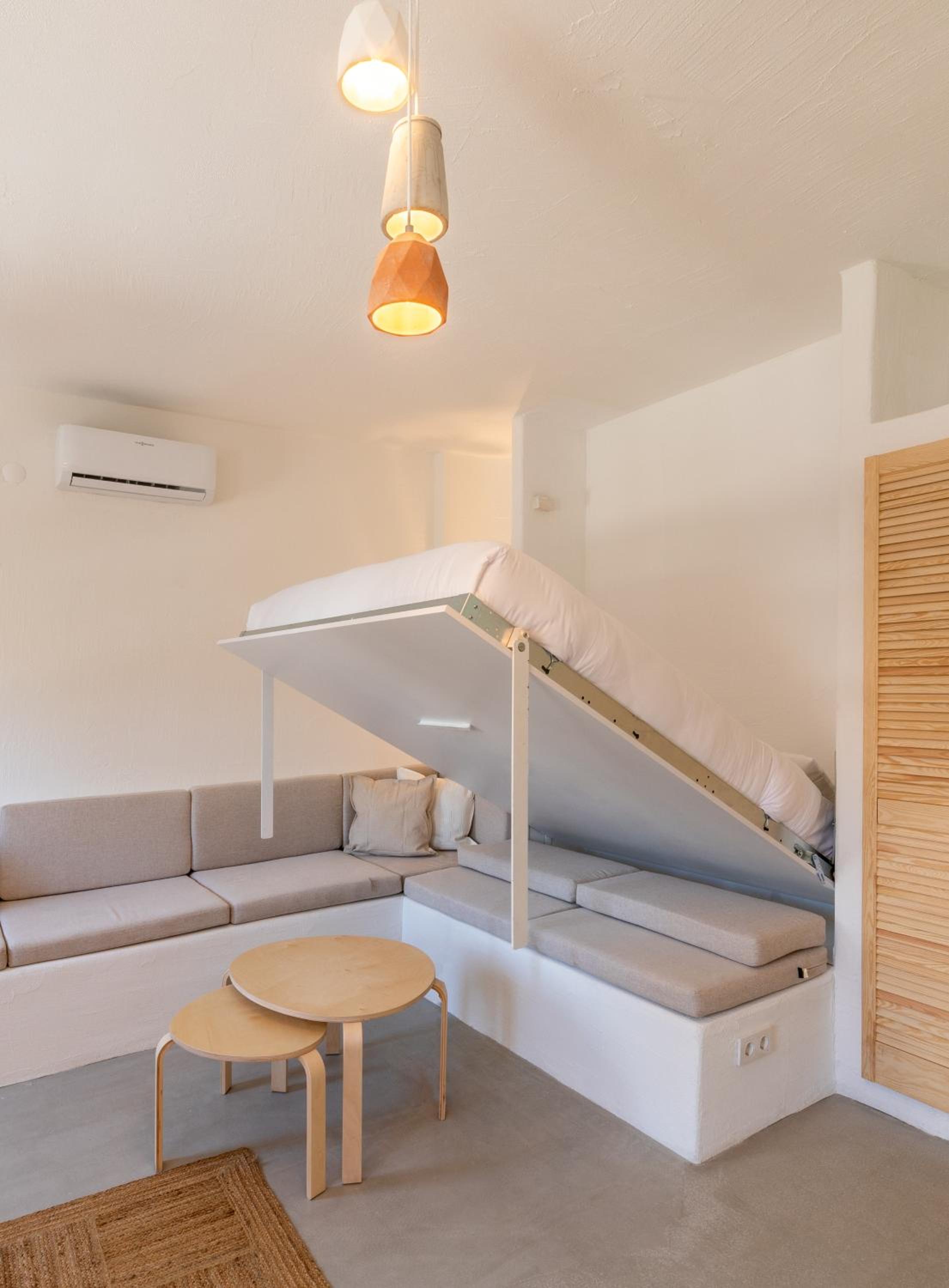 Apartment with Terrace - Photo 9