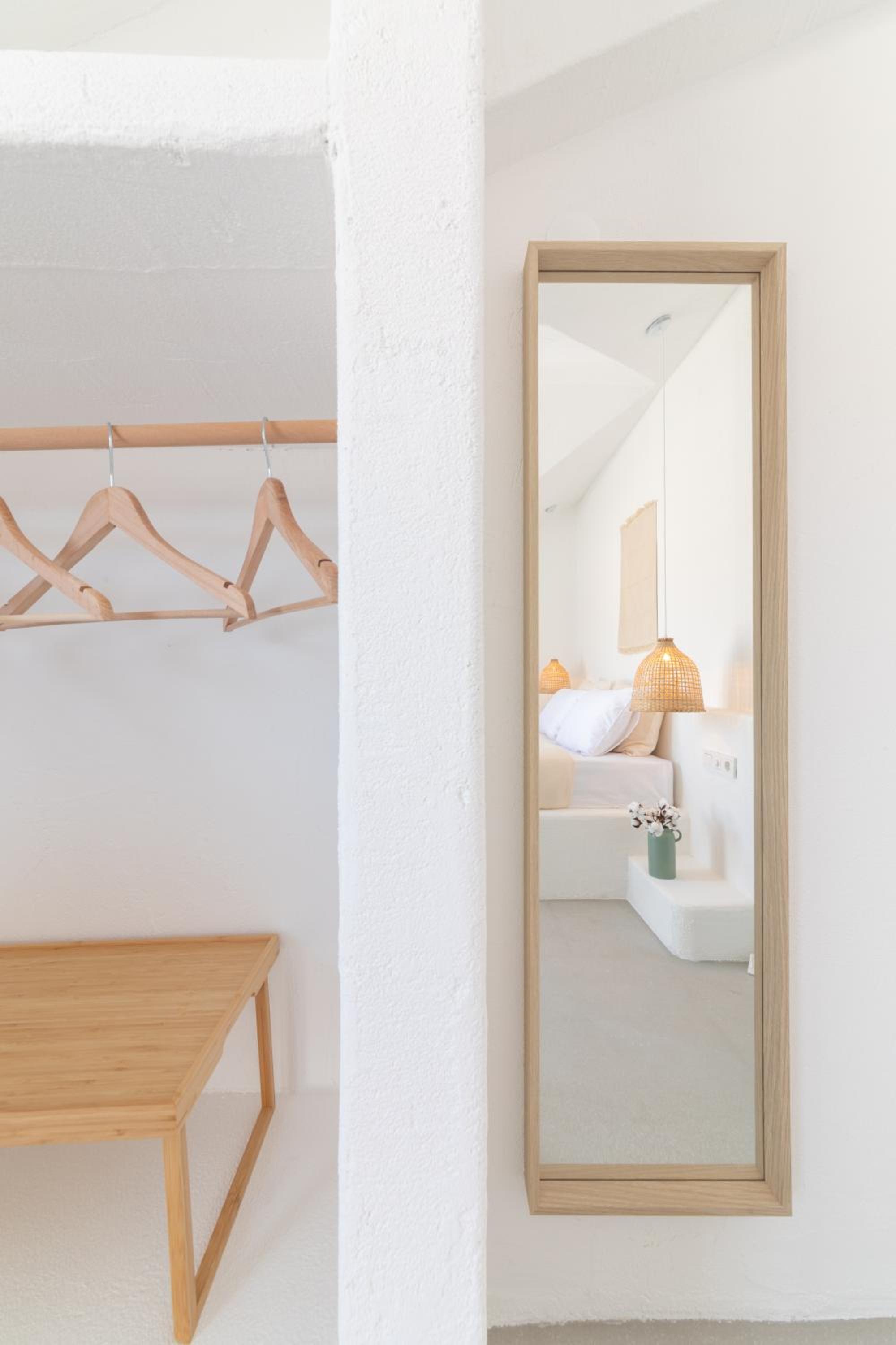 Apartment with Terrace - Photo 3