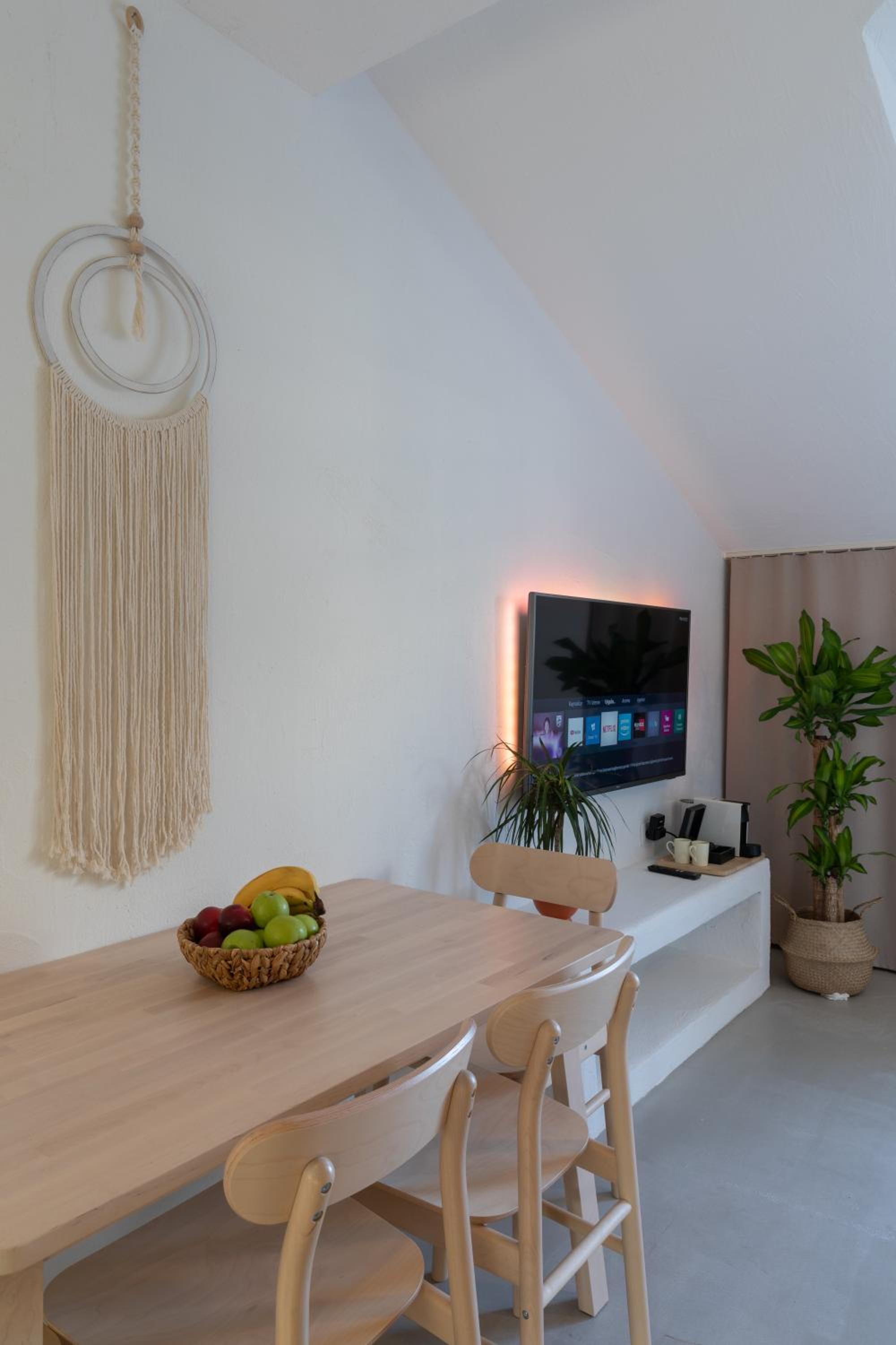 Apartment with Terrace - Photo 20