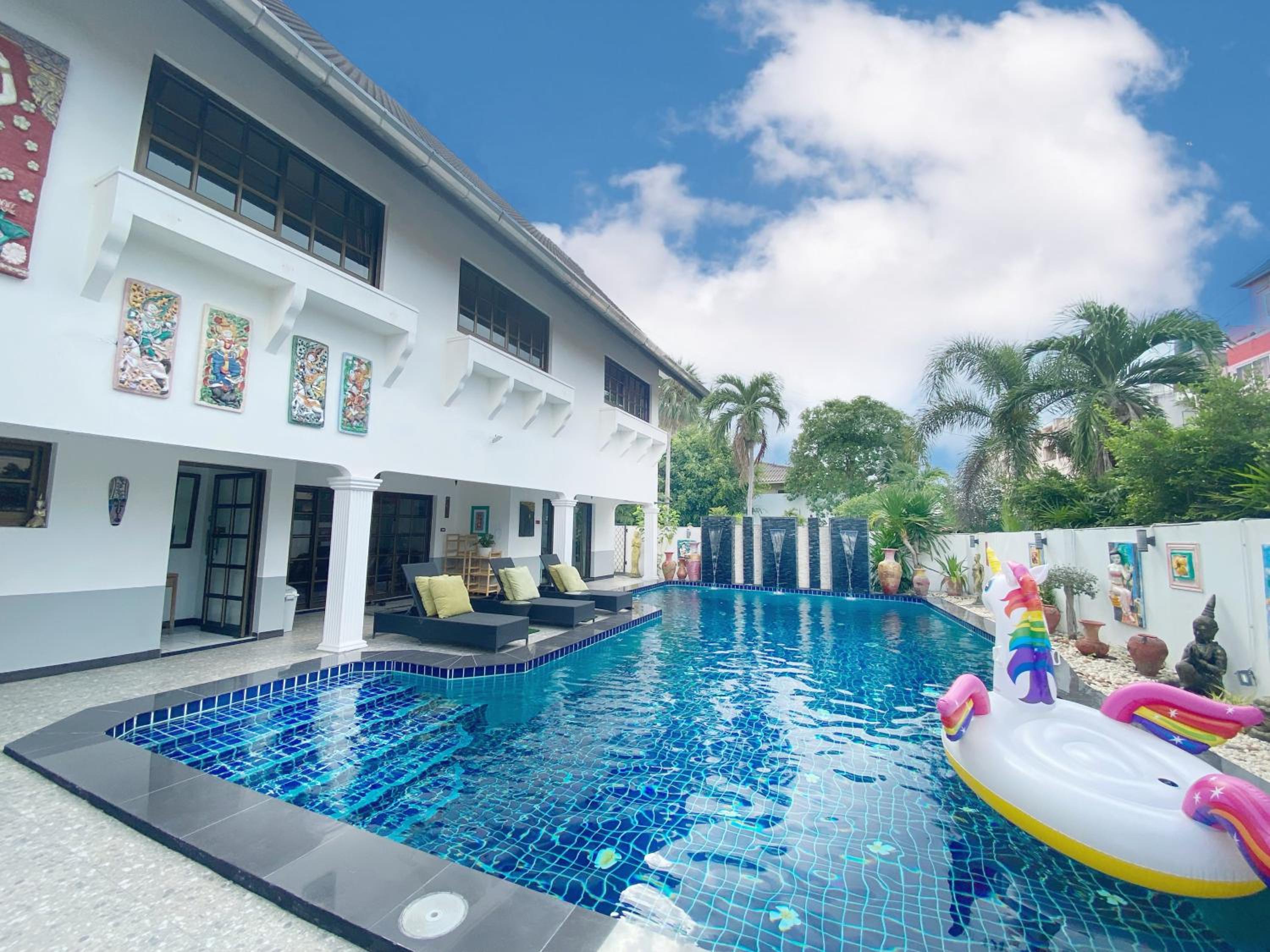 Villa with Garden View - Photo 25