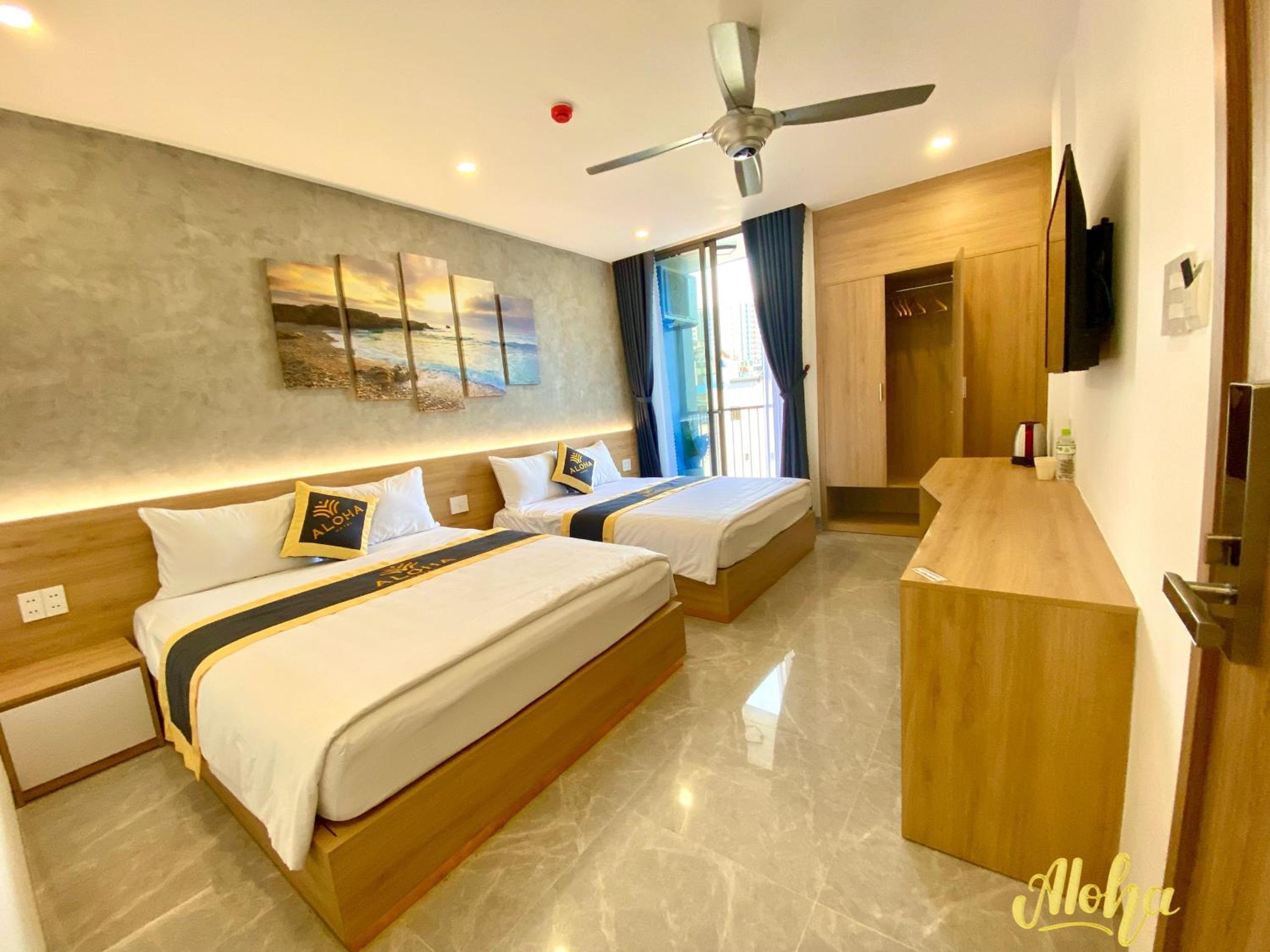 Deluxe Queen Room with Two Queen Beds photo 1