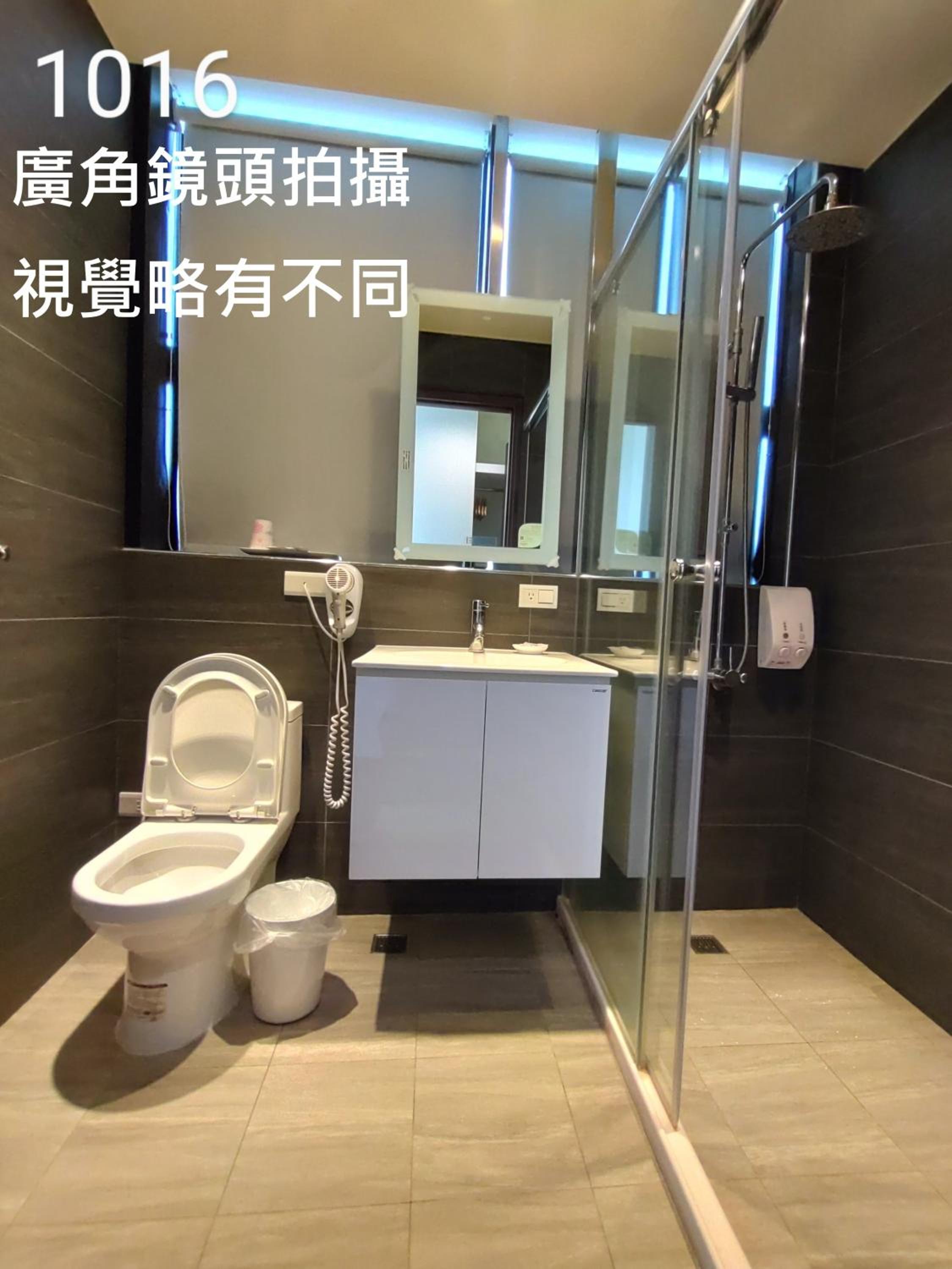 Queen Room with City View