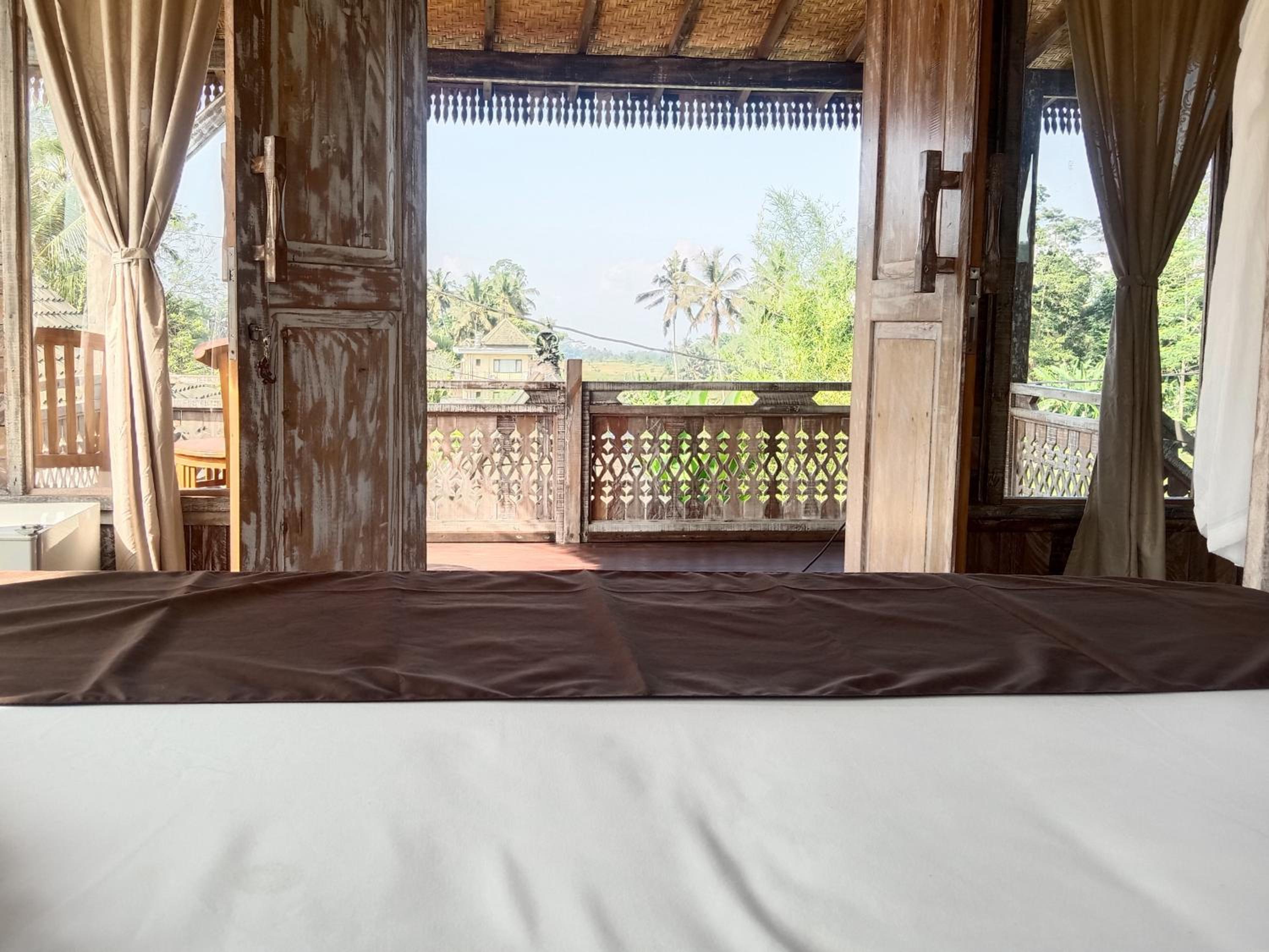 Bungalow with Patio - Photo 14