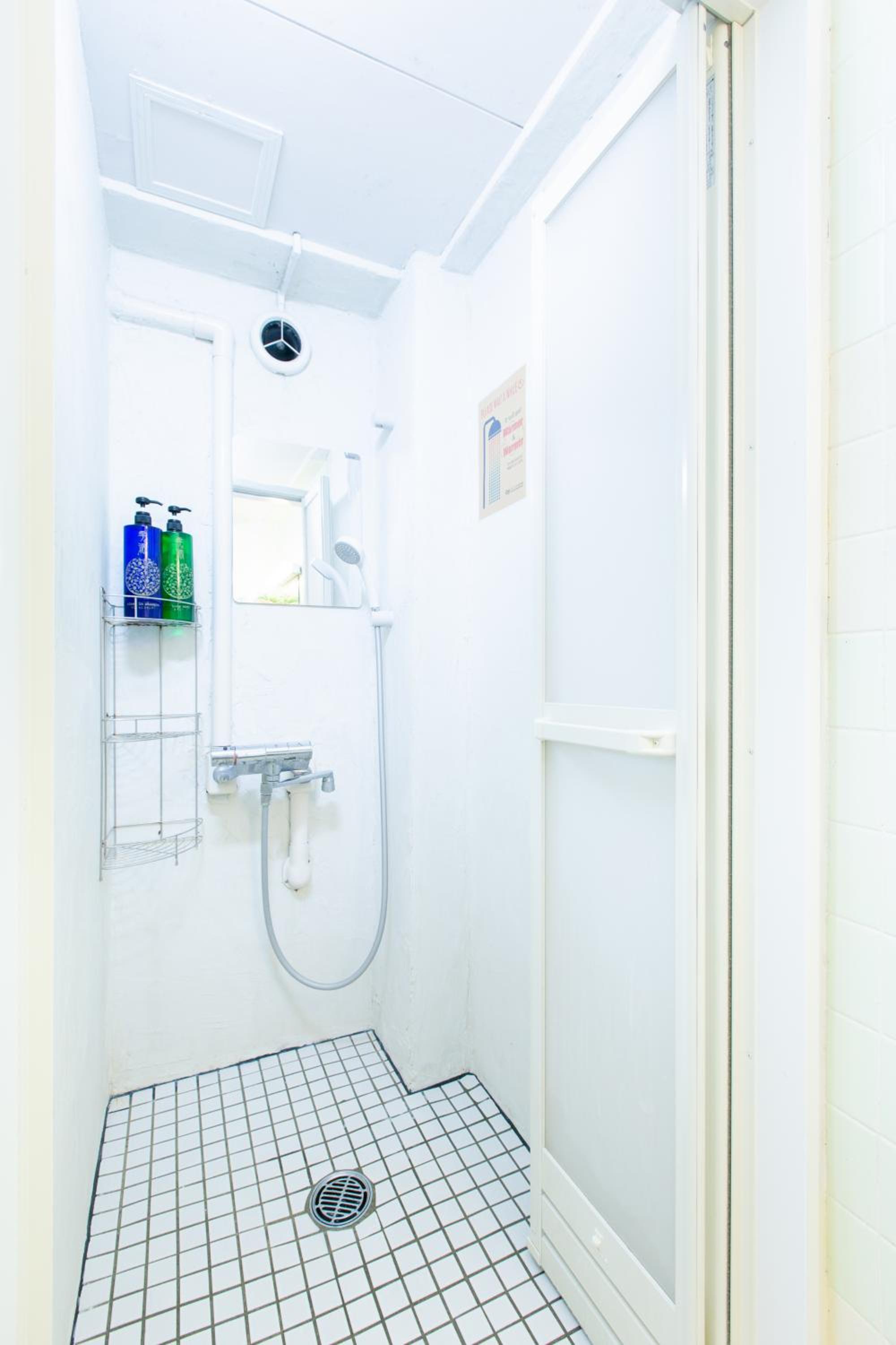 Single Room with Shared Bathroom thumbnail 5