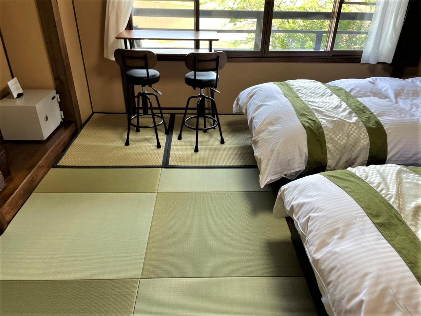 Standard Western Style Room with Tatami Area for 2 People - Adult only - Photo 4