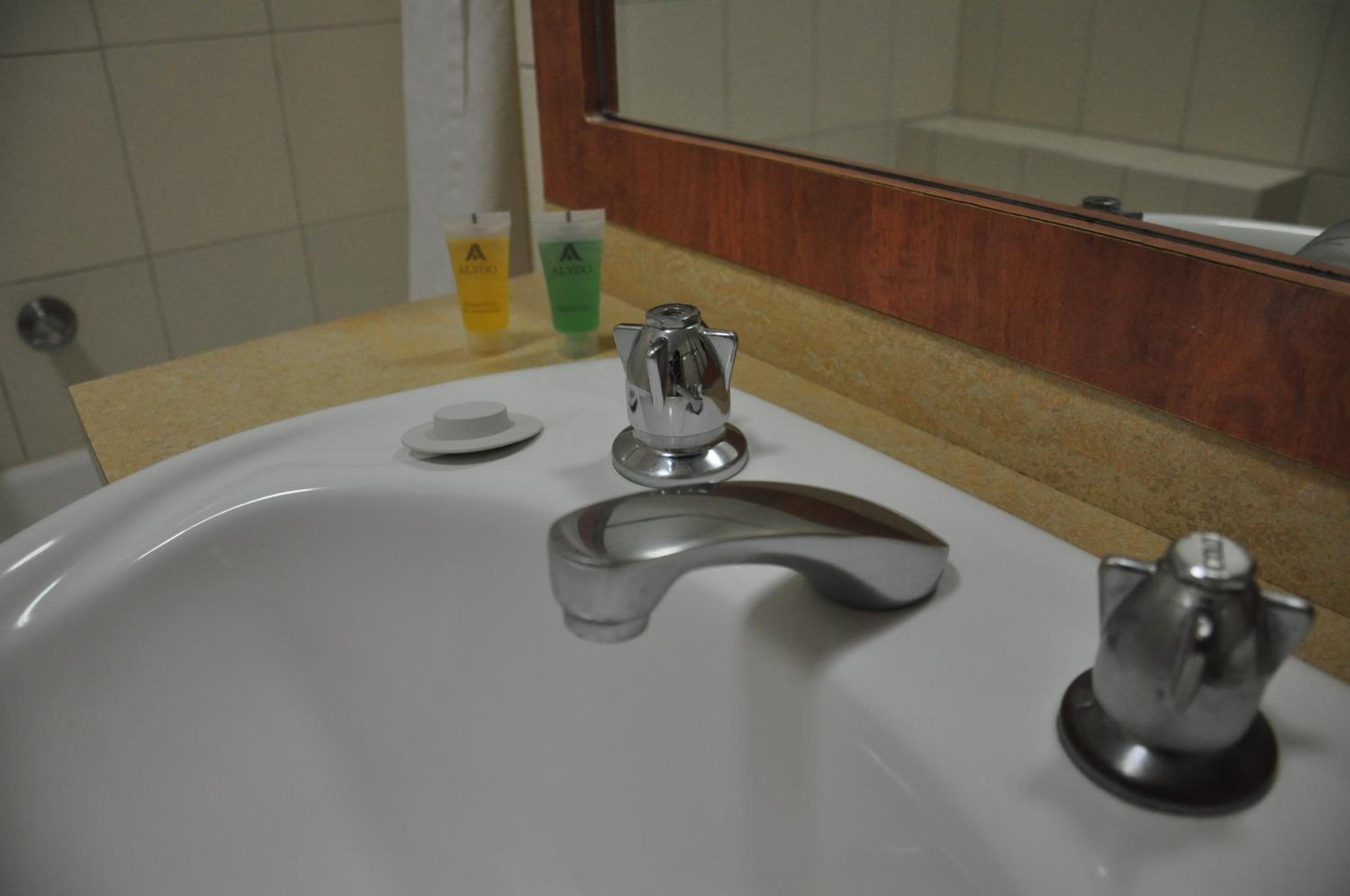 Standard Double Room - Photo 4