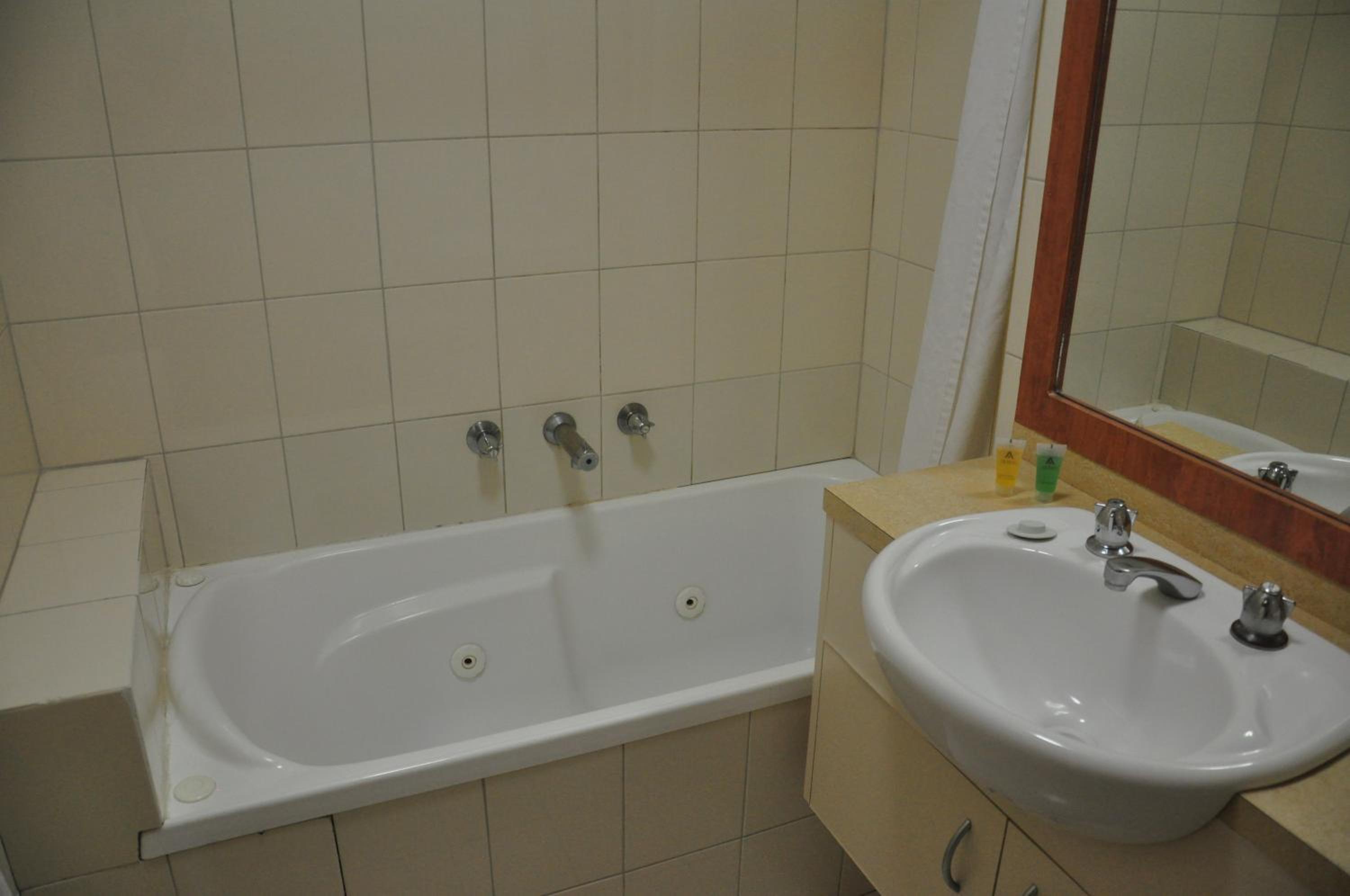 Standard Double Room - Photo 5