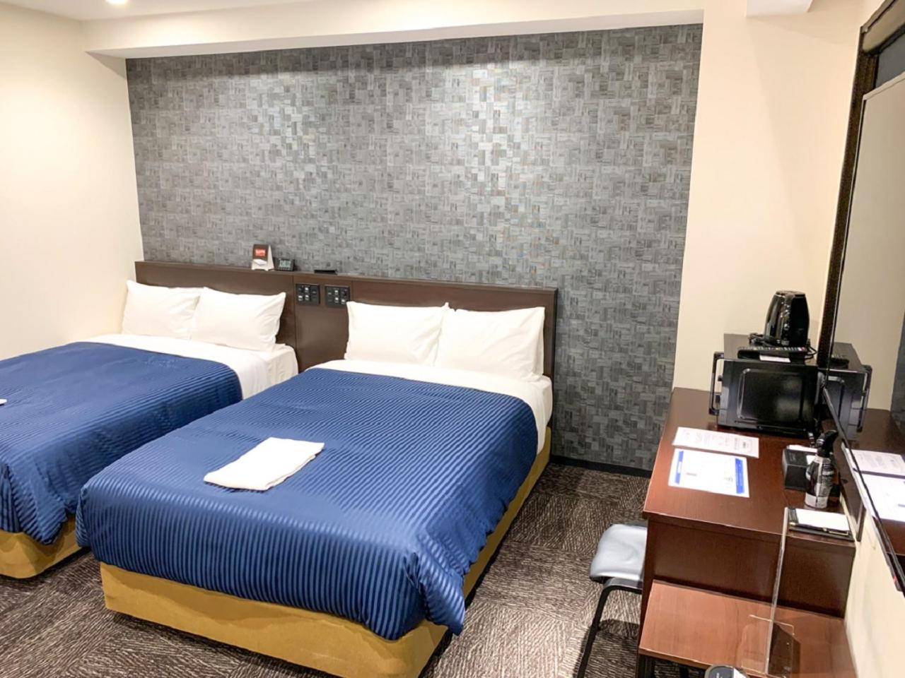 Twin Room - Non-Smoking - Photo 2