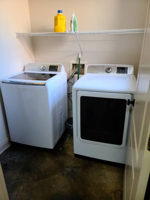Two-Bedroom Apartment - Photo 3
