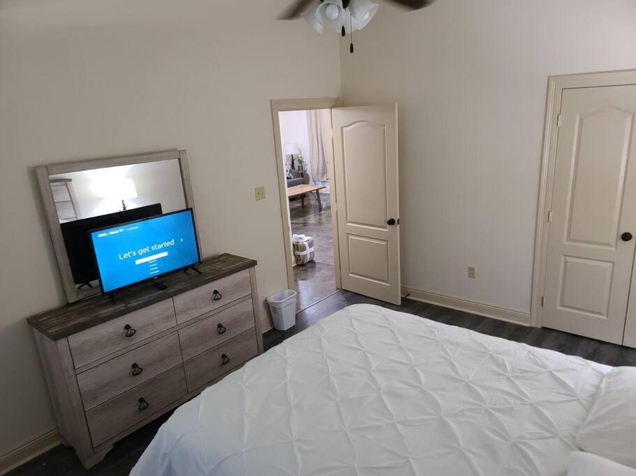 Two-Bedroom Apartment - Photo 18