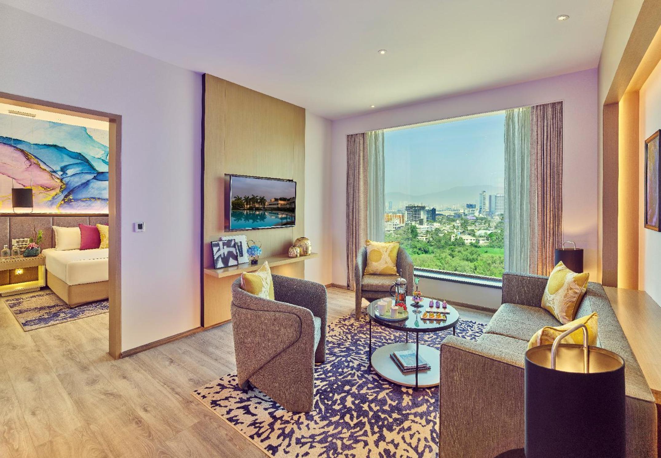 Suite - Photo 3