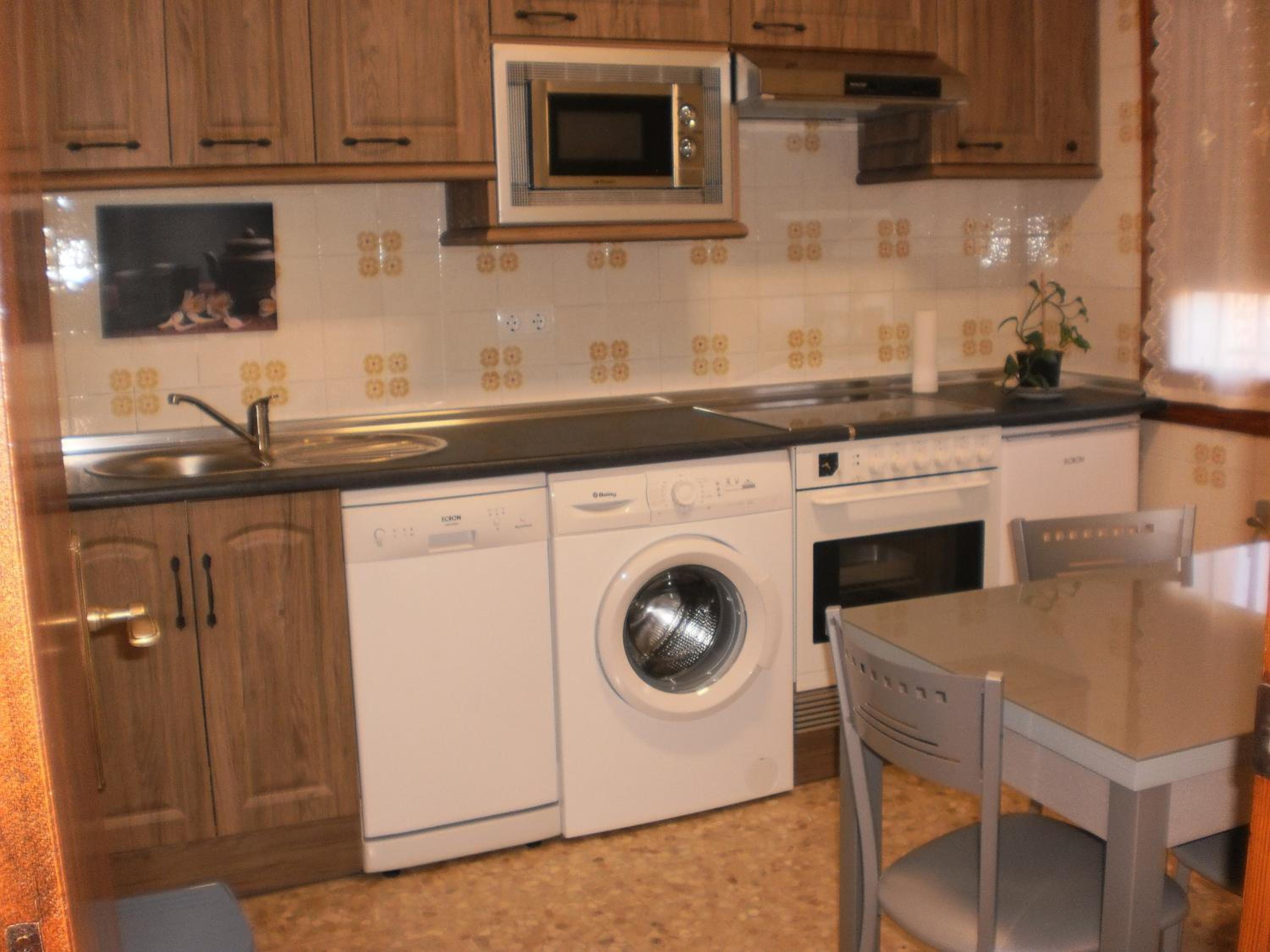 Three-Bedroom House photo 3