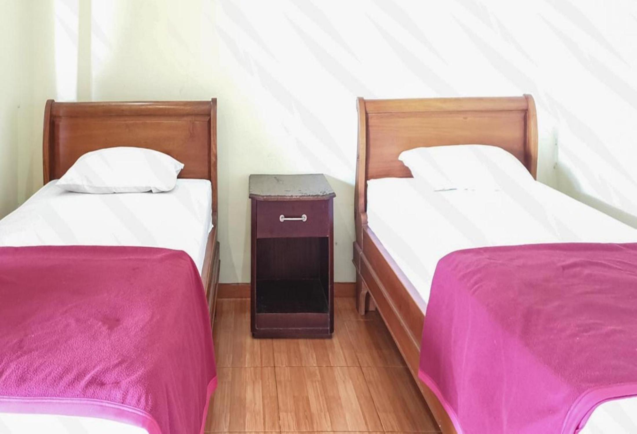 Standard Twin Room - Photo 1