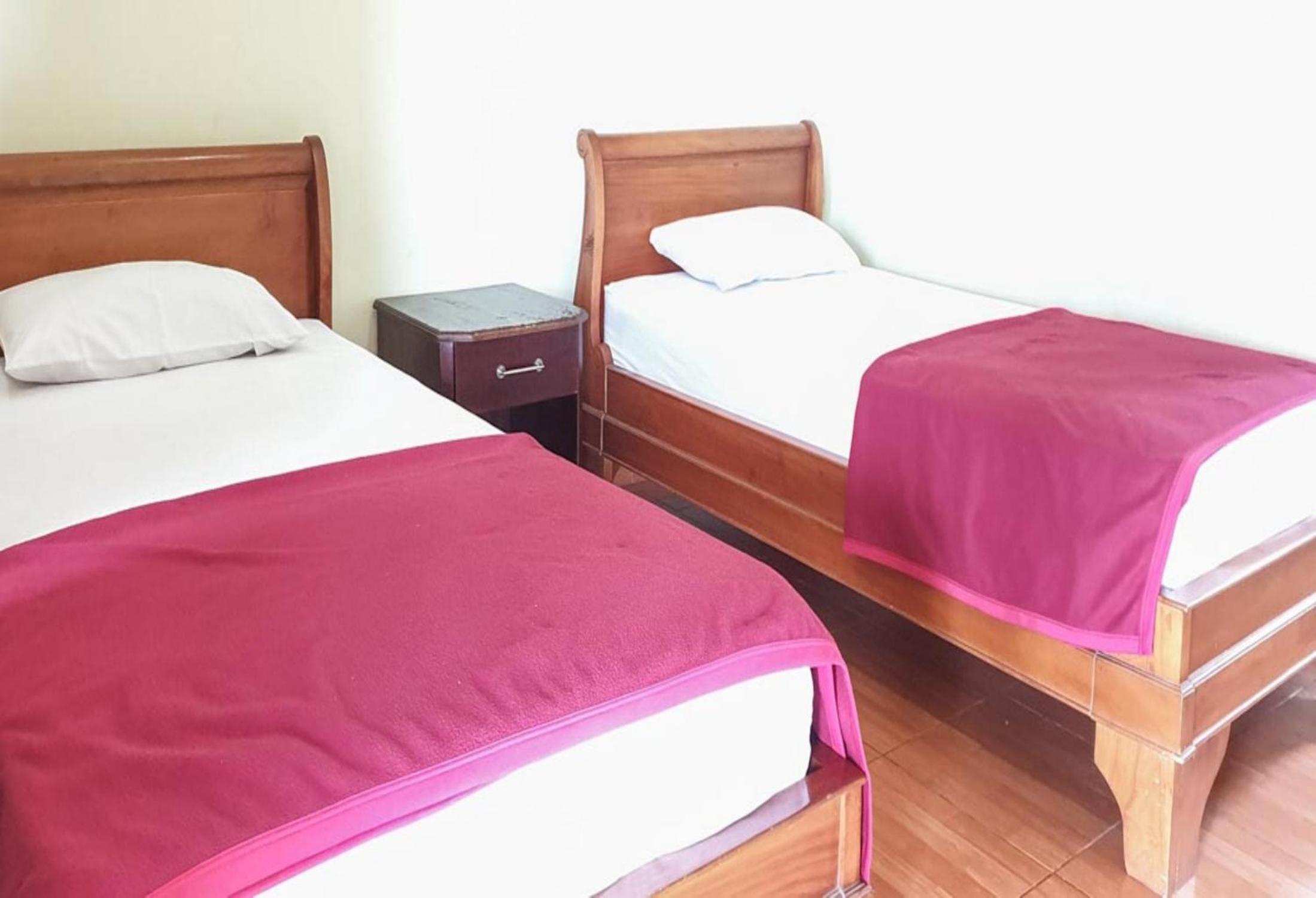 Standard Twin Room - Photo 5