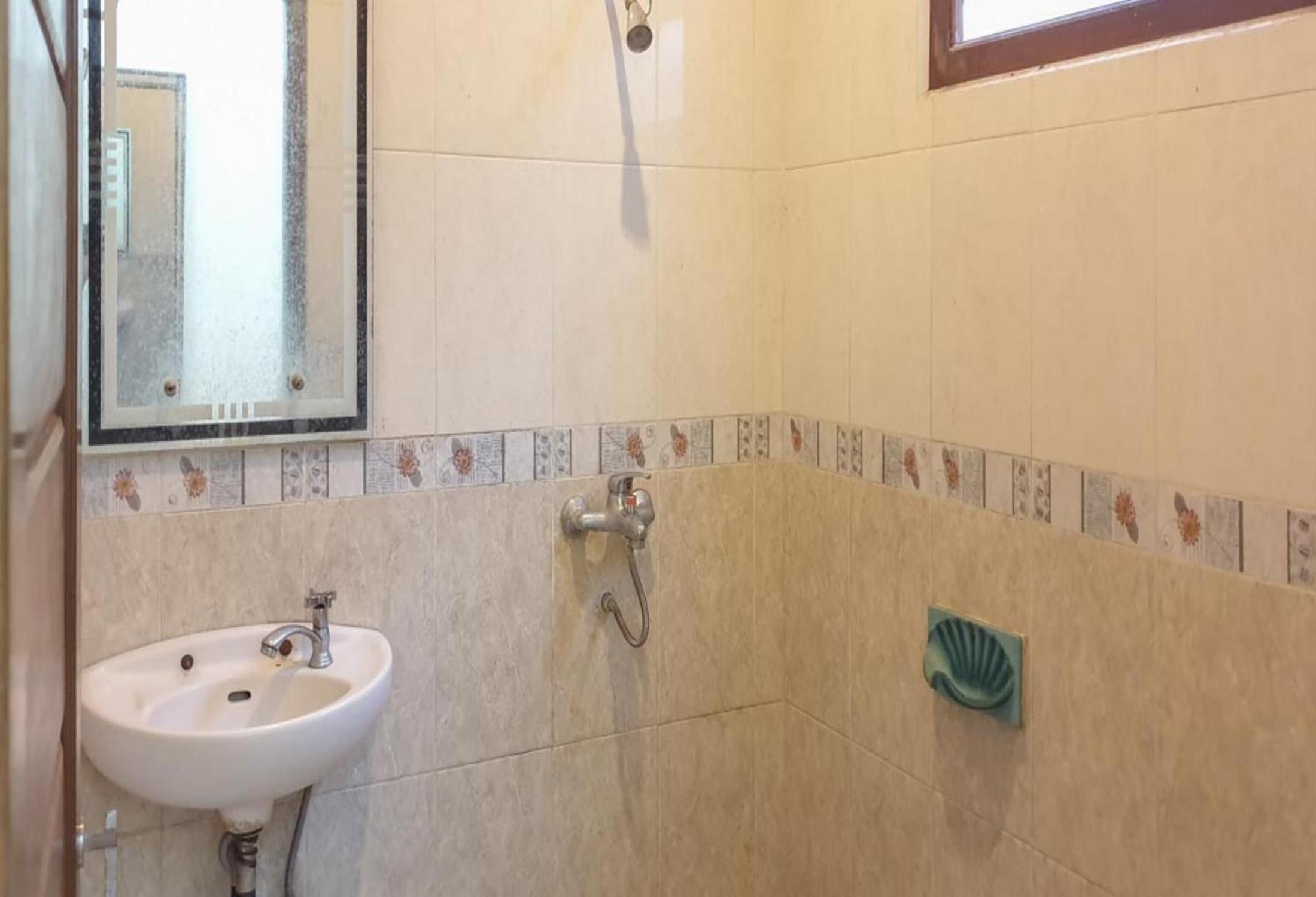 Standard Twin Room - Photo 2
