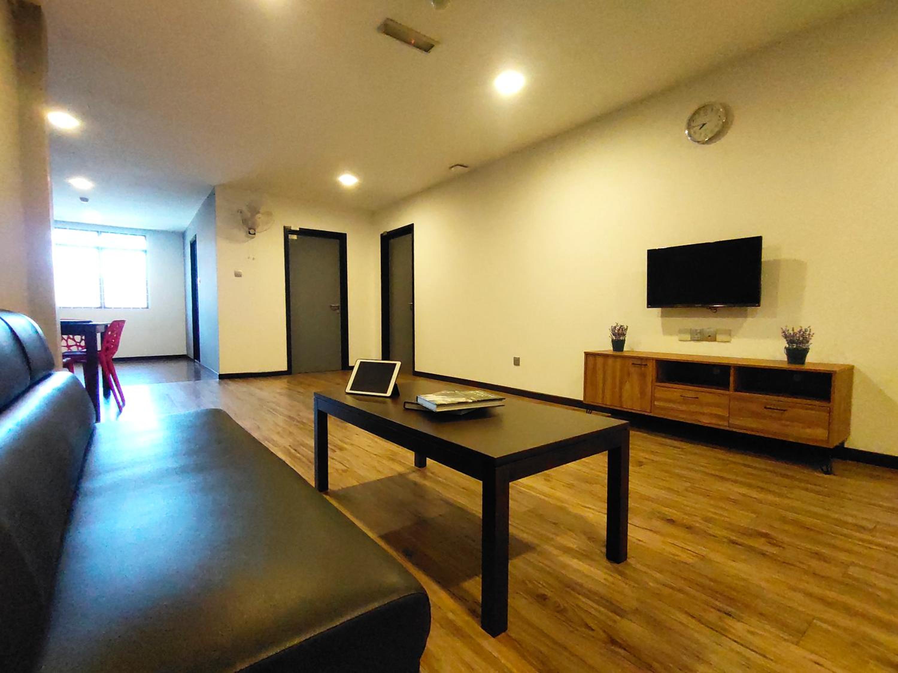 Three-Bedroom Apartment photo 3