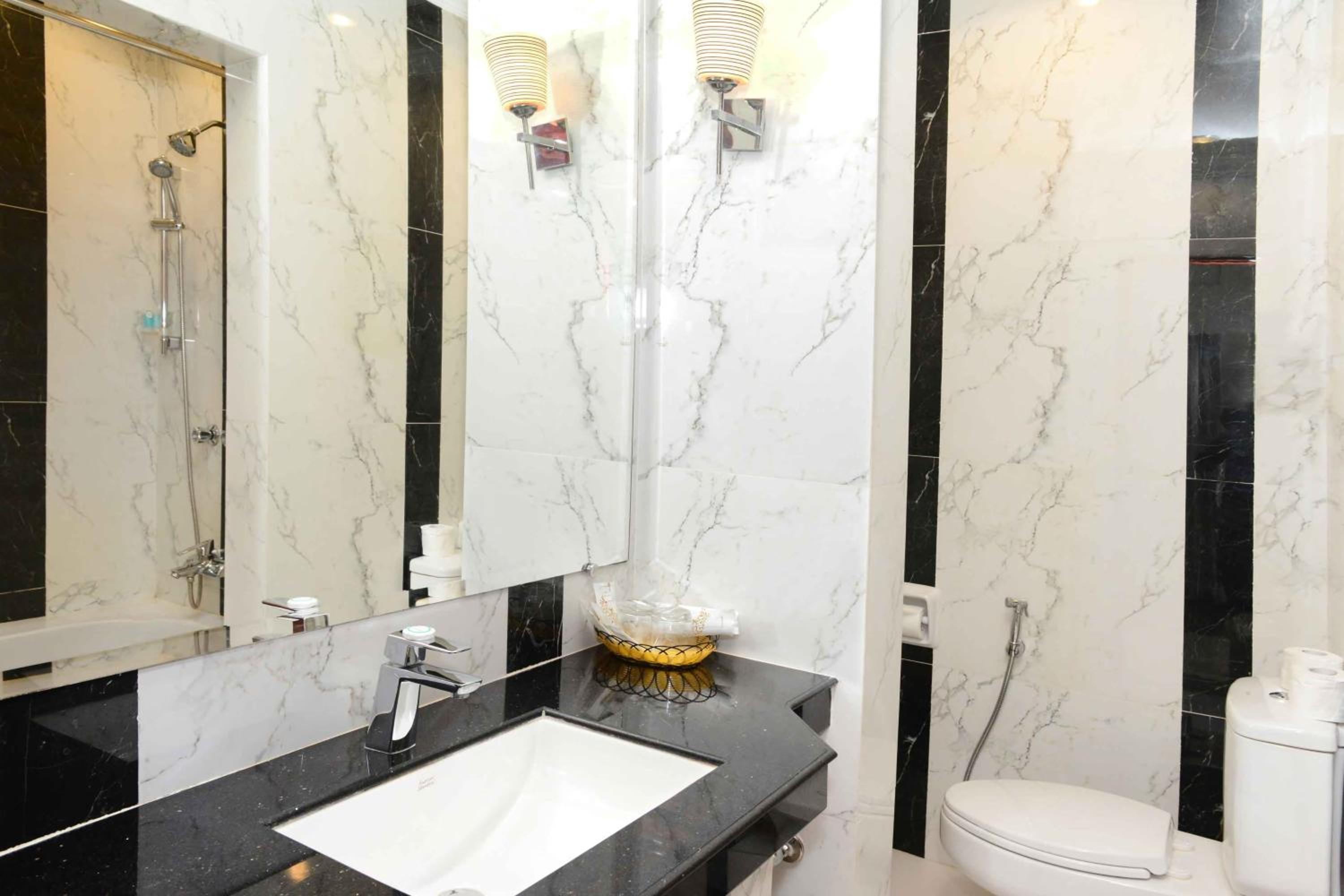 Superior Double or Twin Room without Window - Photo 5