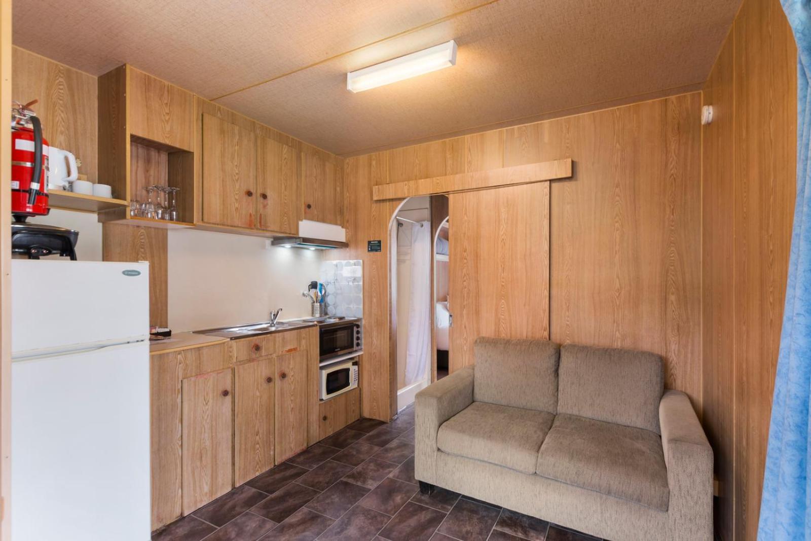Economy Two-Bedroom Cabin photo 2