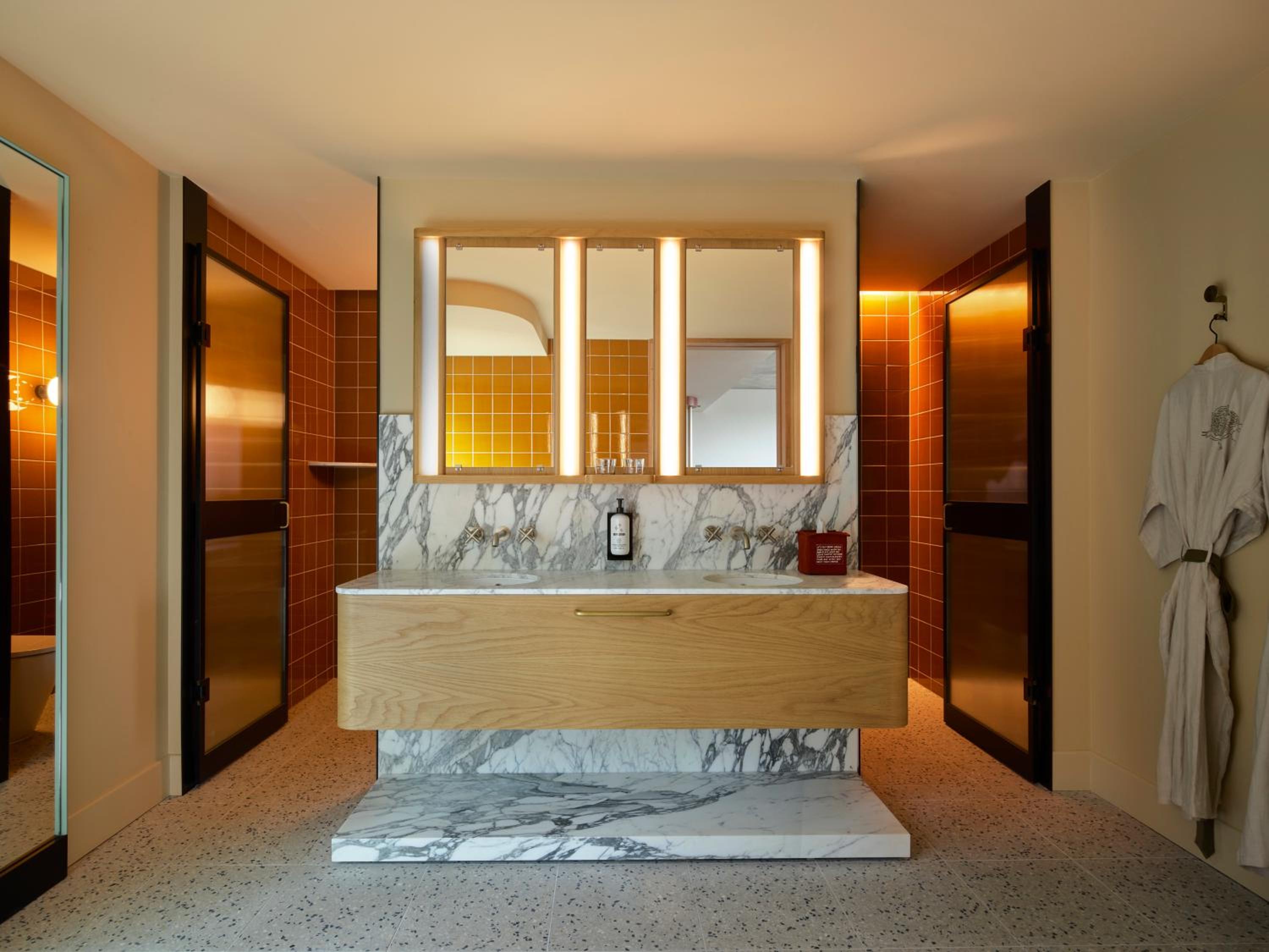 Suite thumbnail 5