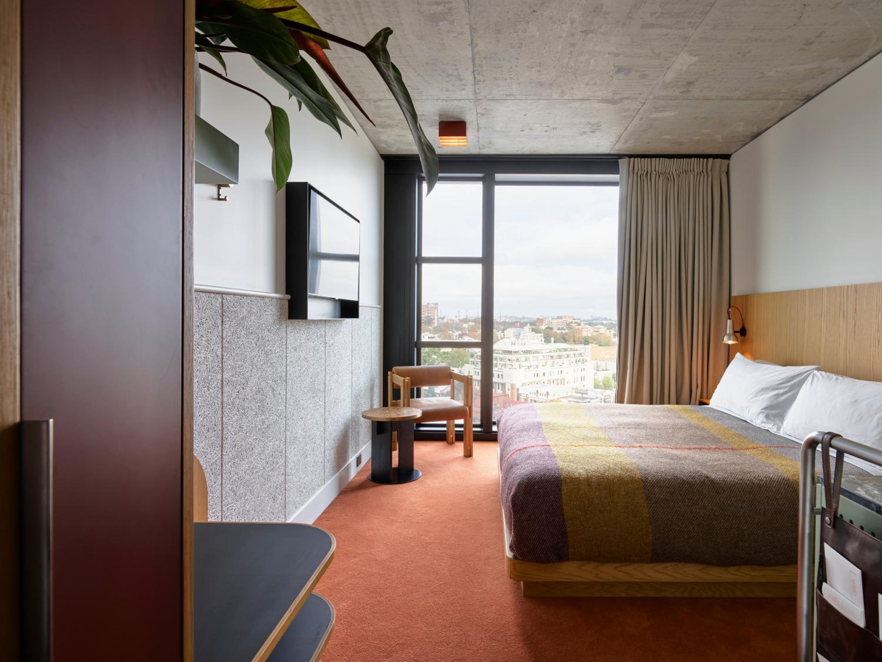 Medium Room