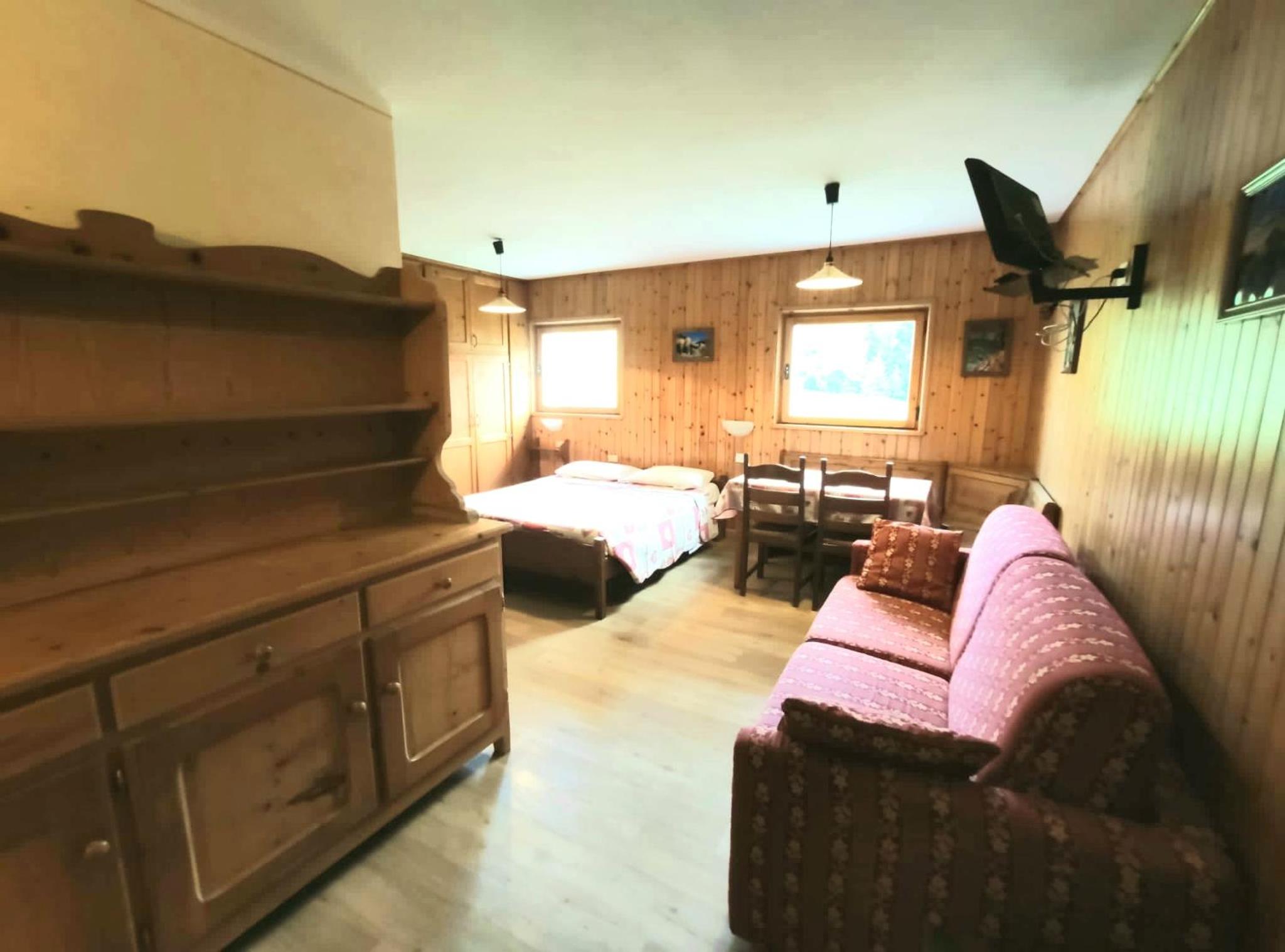 Apartment photo 2