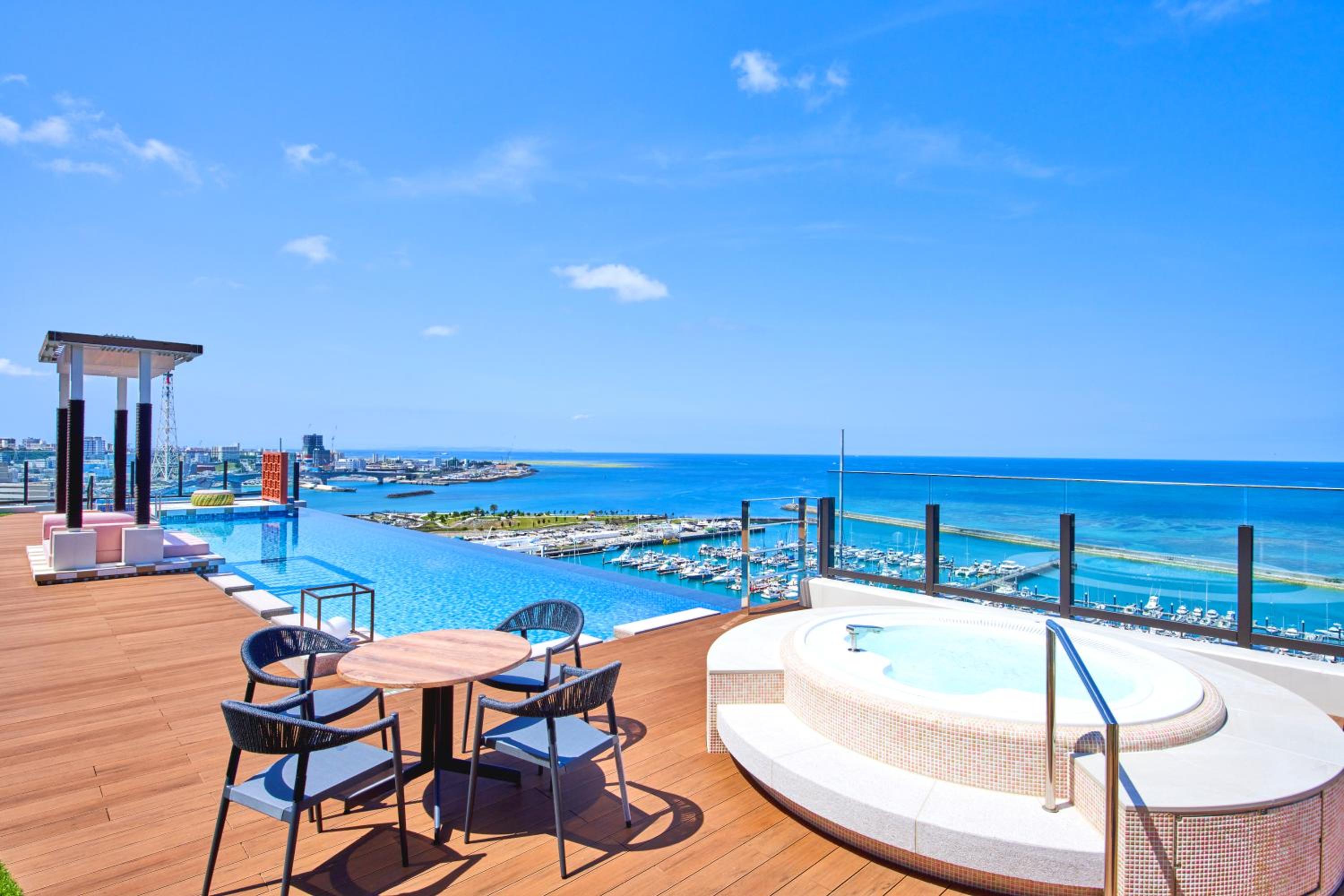 Deluxe Twin Room  with Club Lounge Access - Photo 13