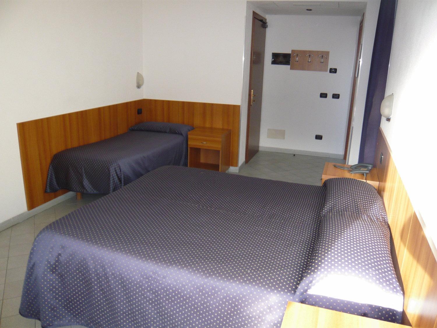 Triple Room with Balcony - Photo 1