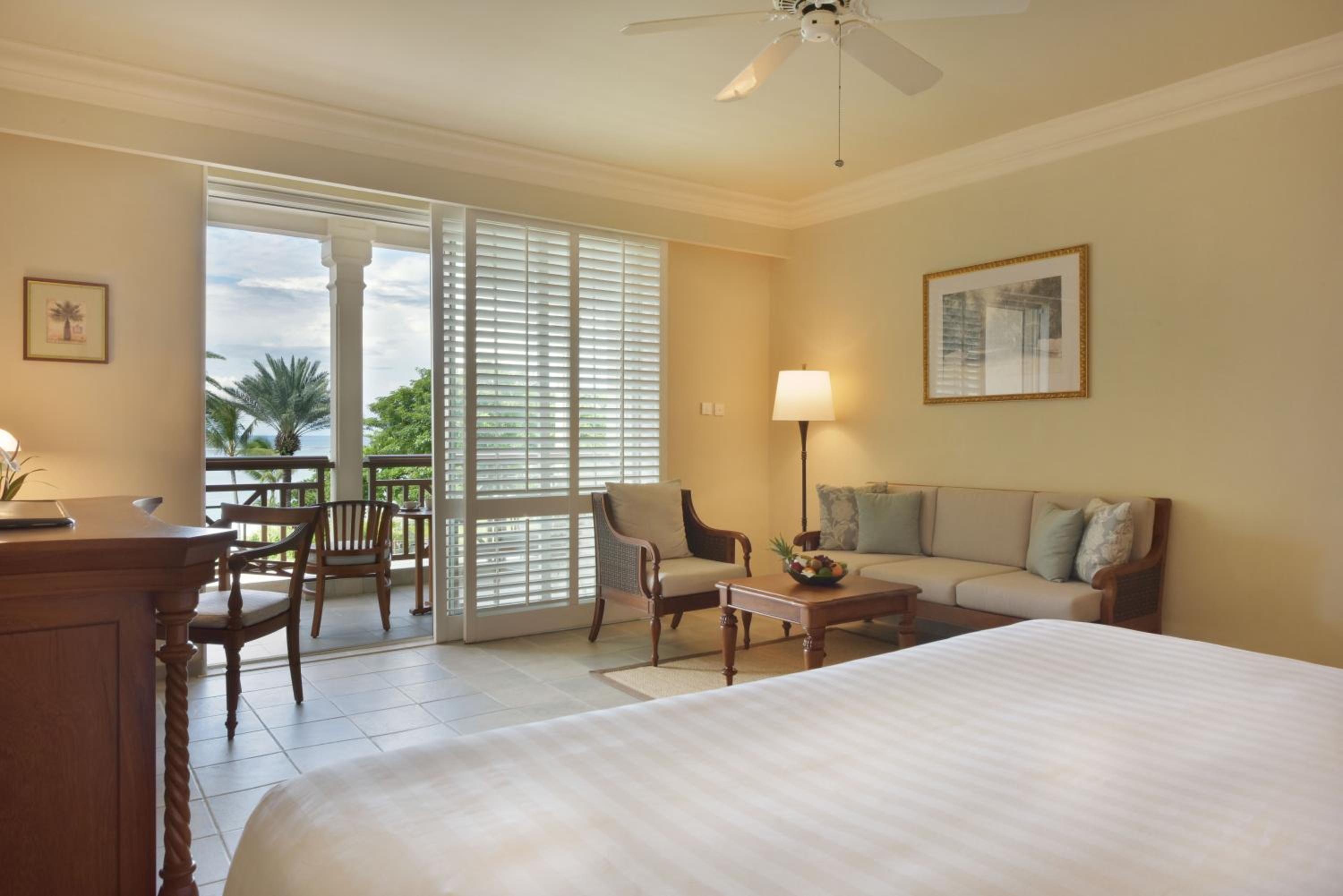 Double or Twin Colonial Ocean Front Room photo 3
