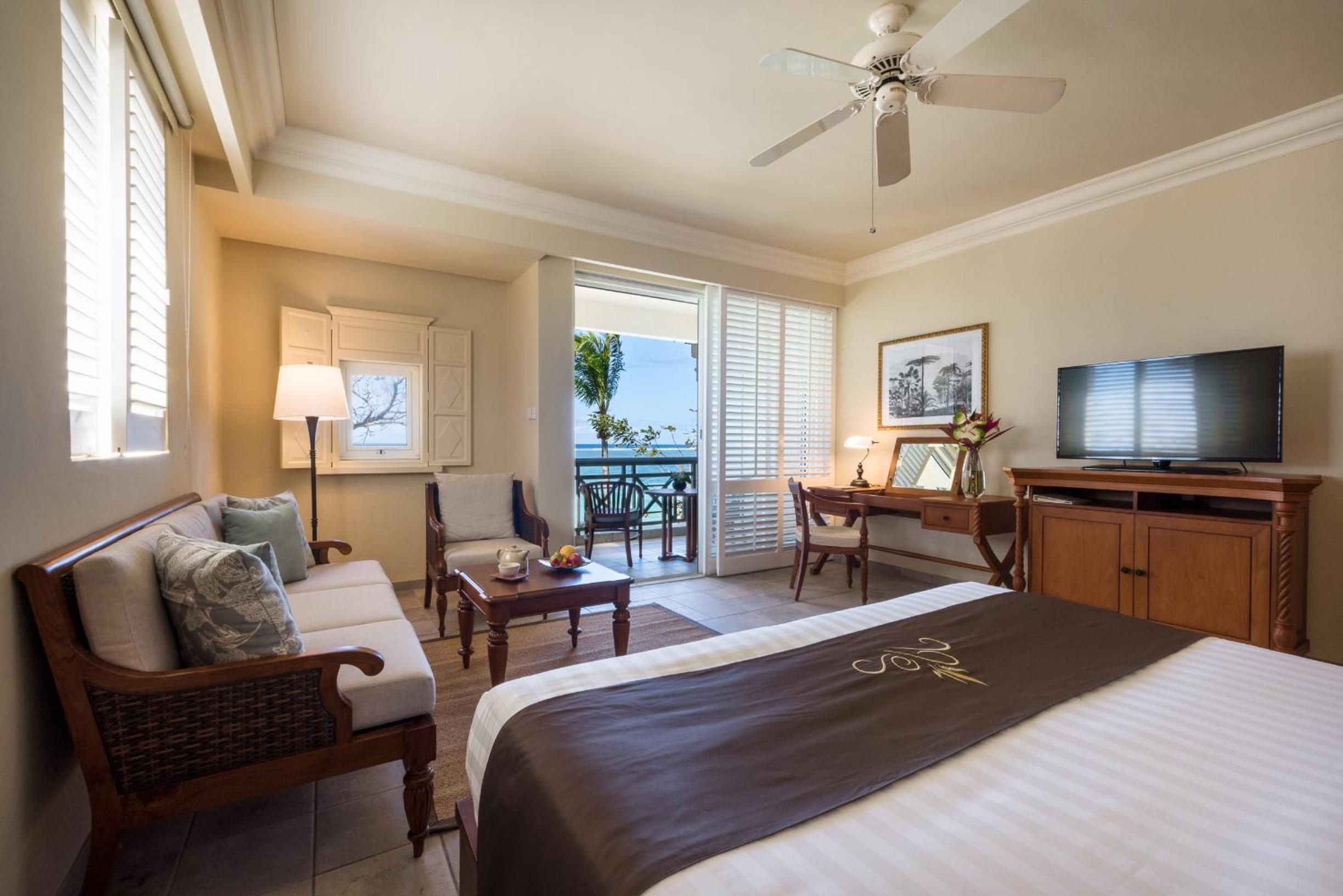 Double or Twin Colonial Ocean Front Room photo 1