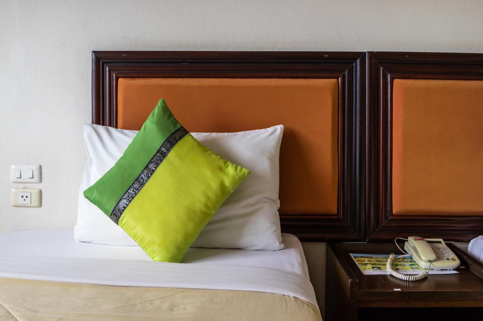 Deluxe Twin Room photo 2