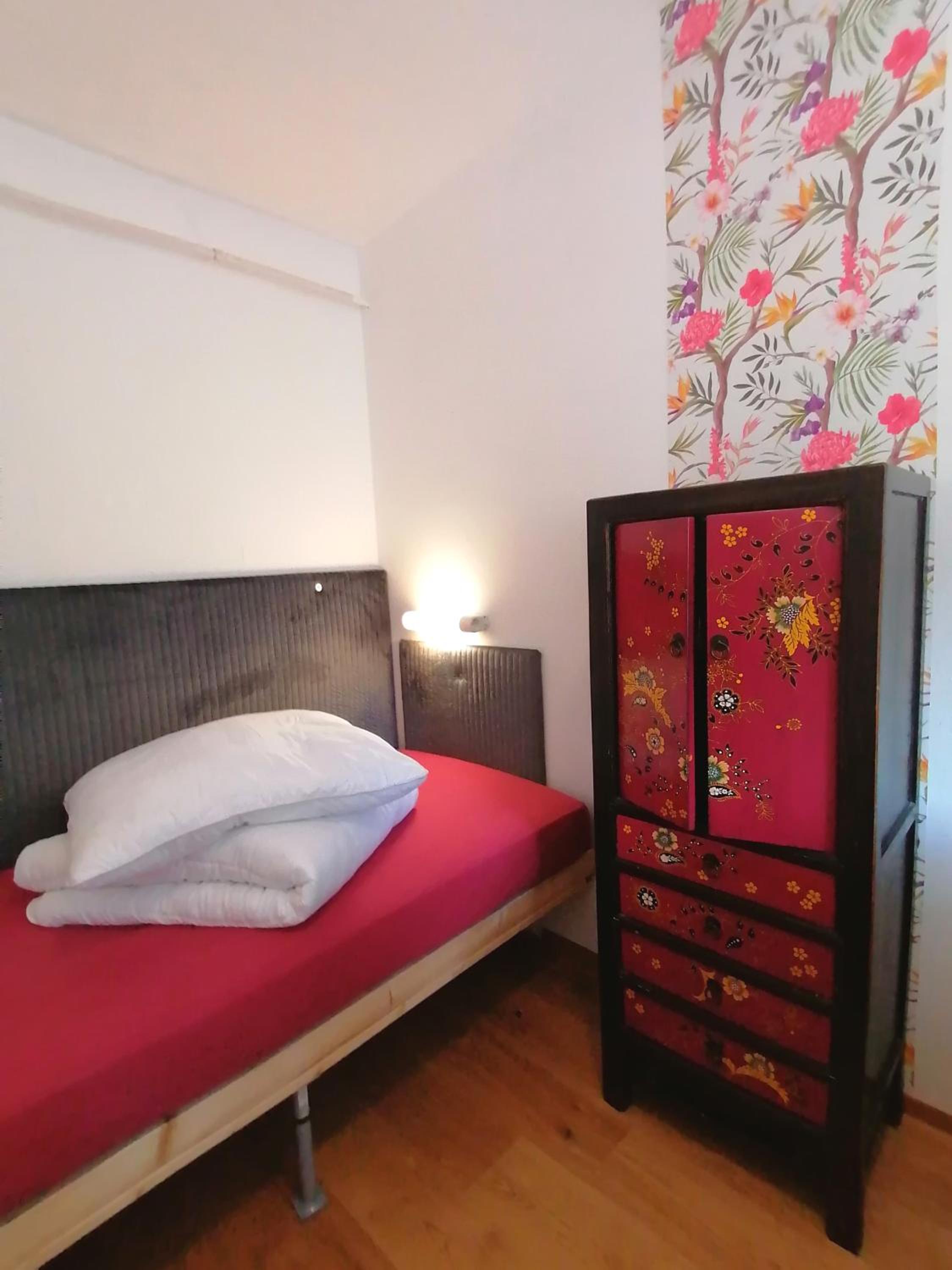 Apartment with Balcony - Photo 7