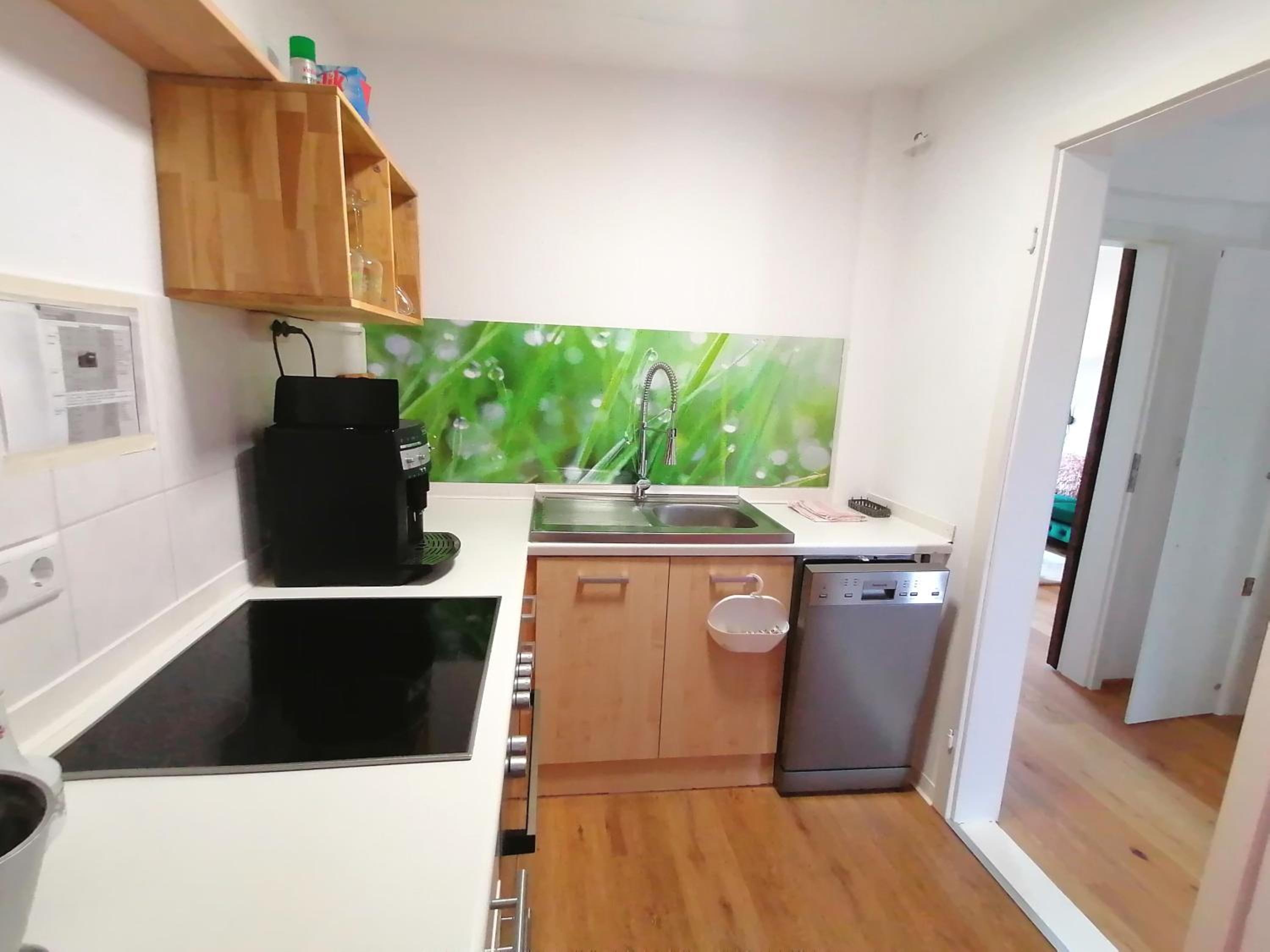 Apartment with Balcony - Photo 5