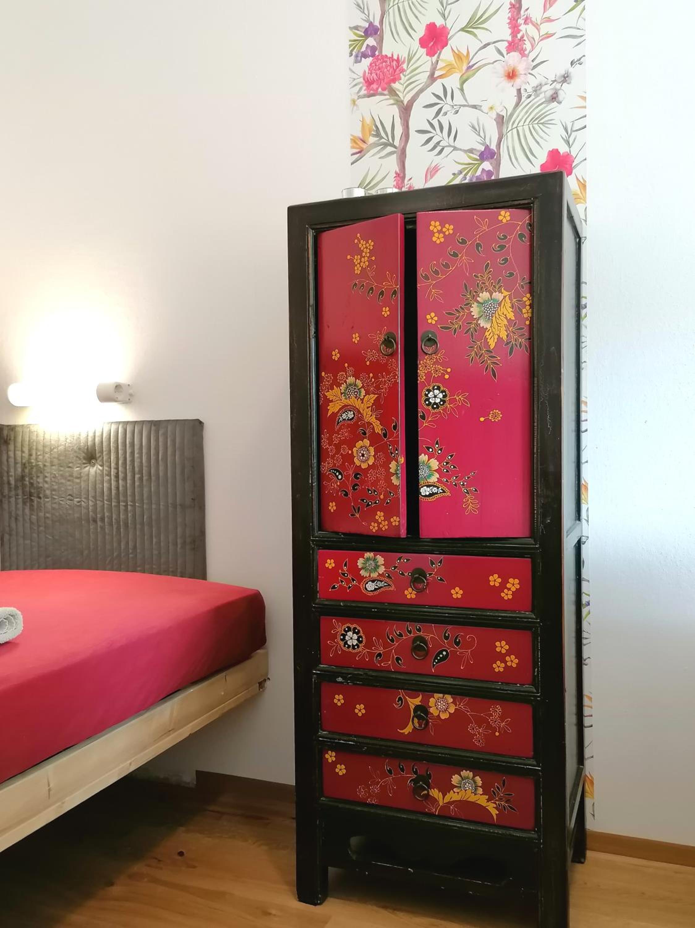 Apartment with Balcony - Photo 4