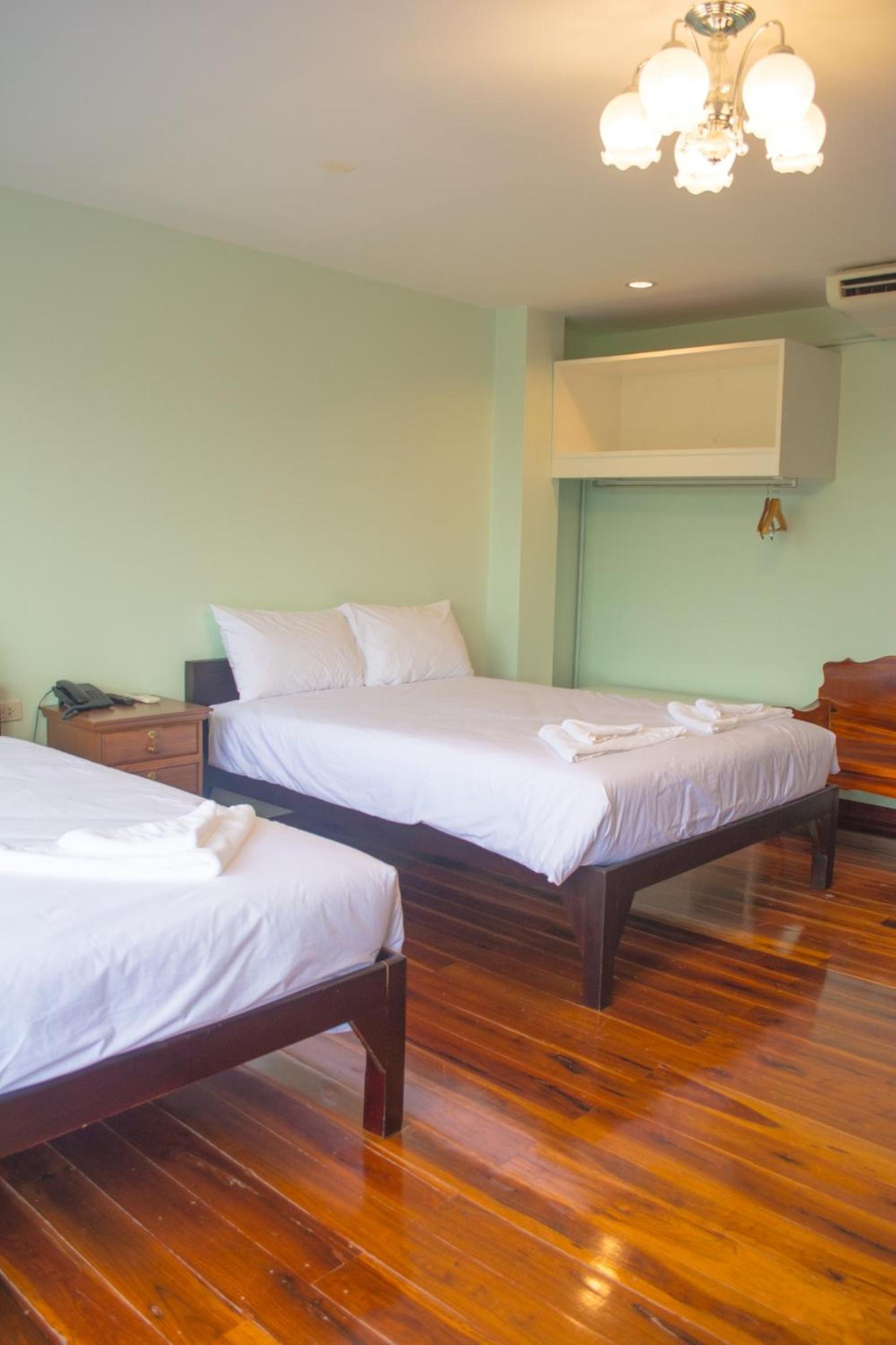 Deluxe Family Suite - Photo 1