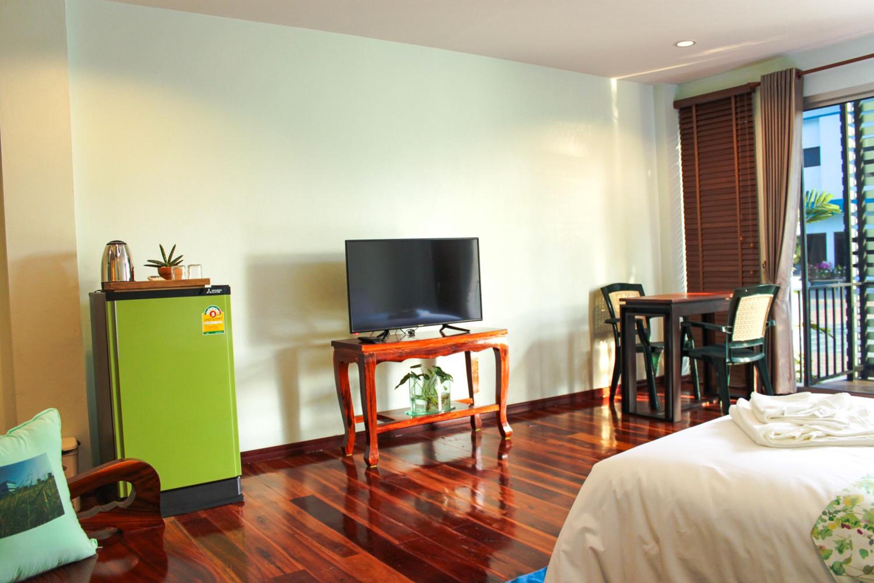 Deluxe Family Suite - Photo 6