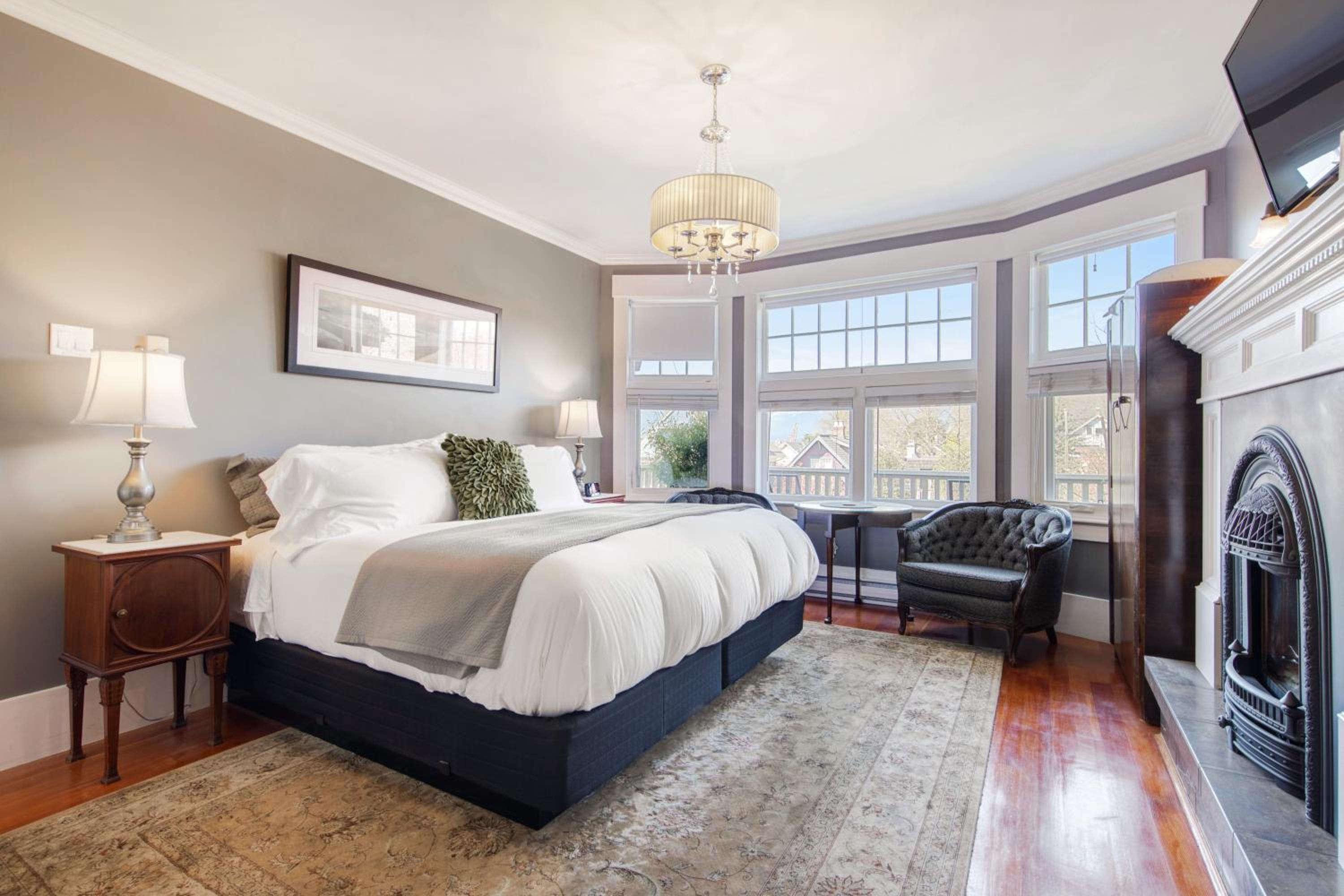 Deluxe King Room photo 3