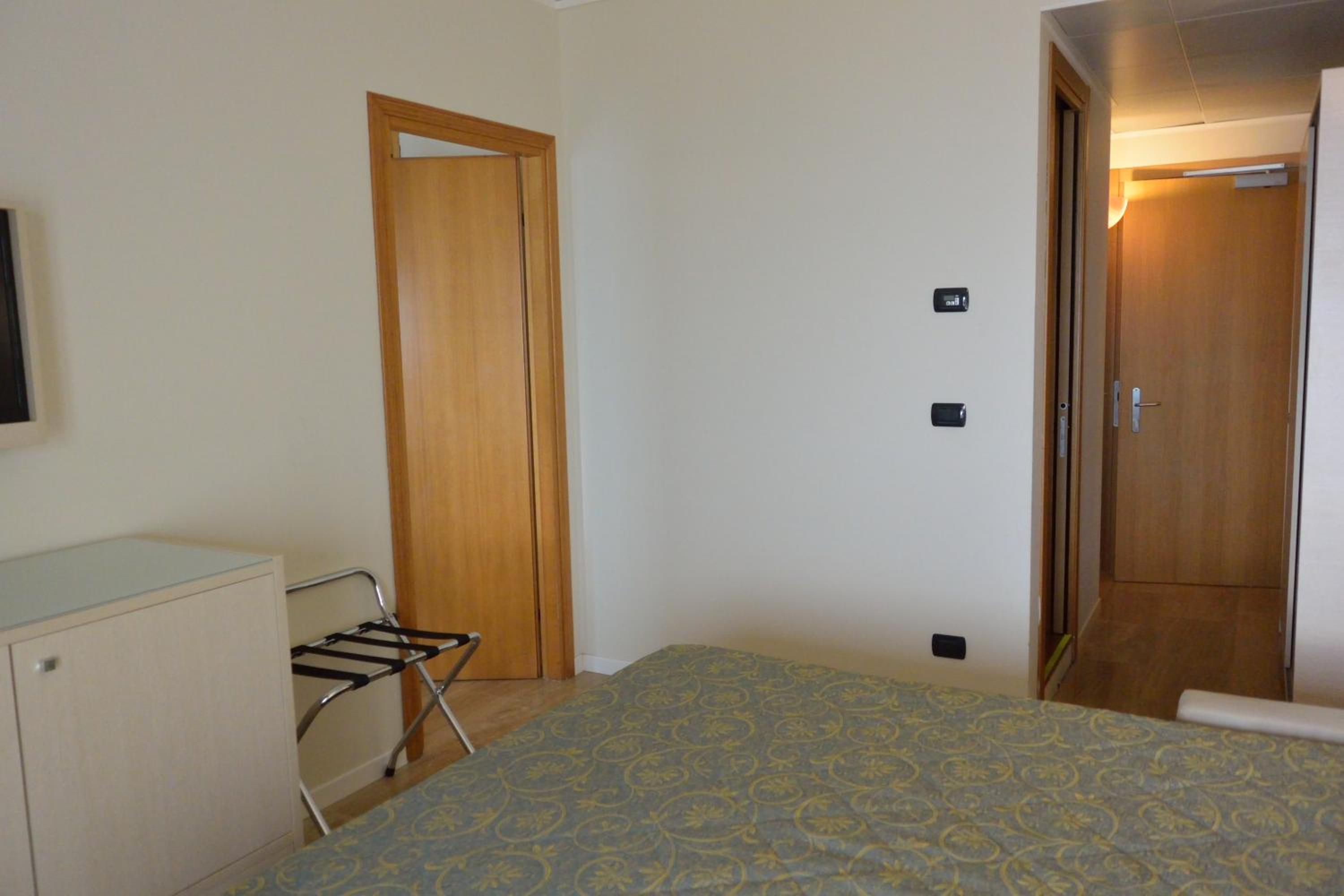 Two Connecting Double Rooms with Sea View - Photo 10