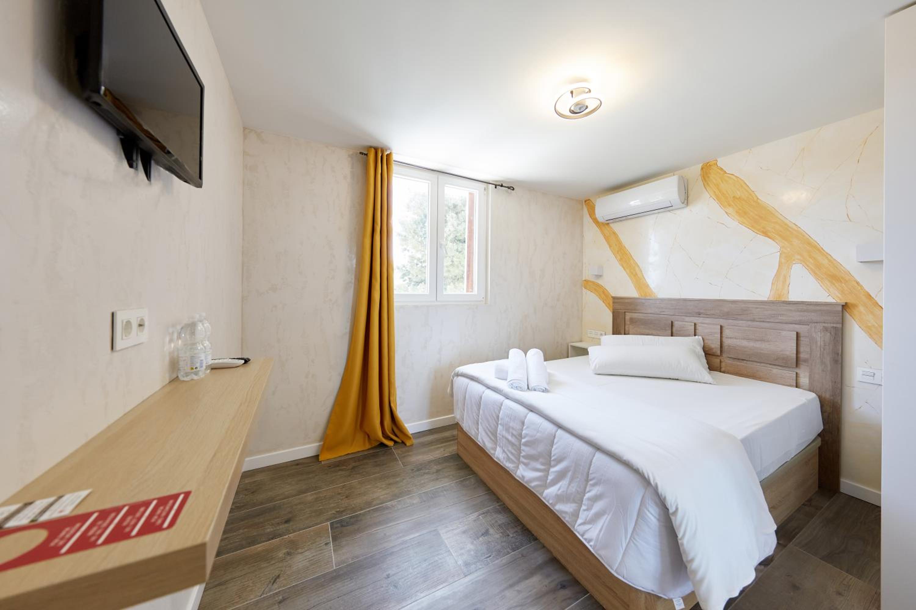 Budget Double Room photo 3