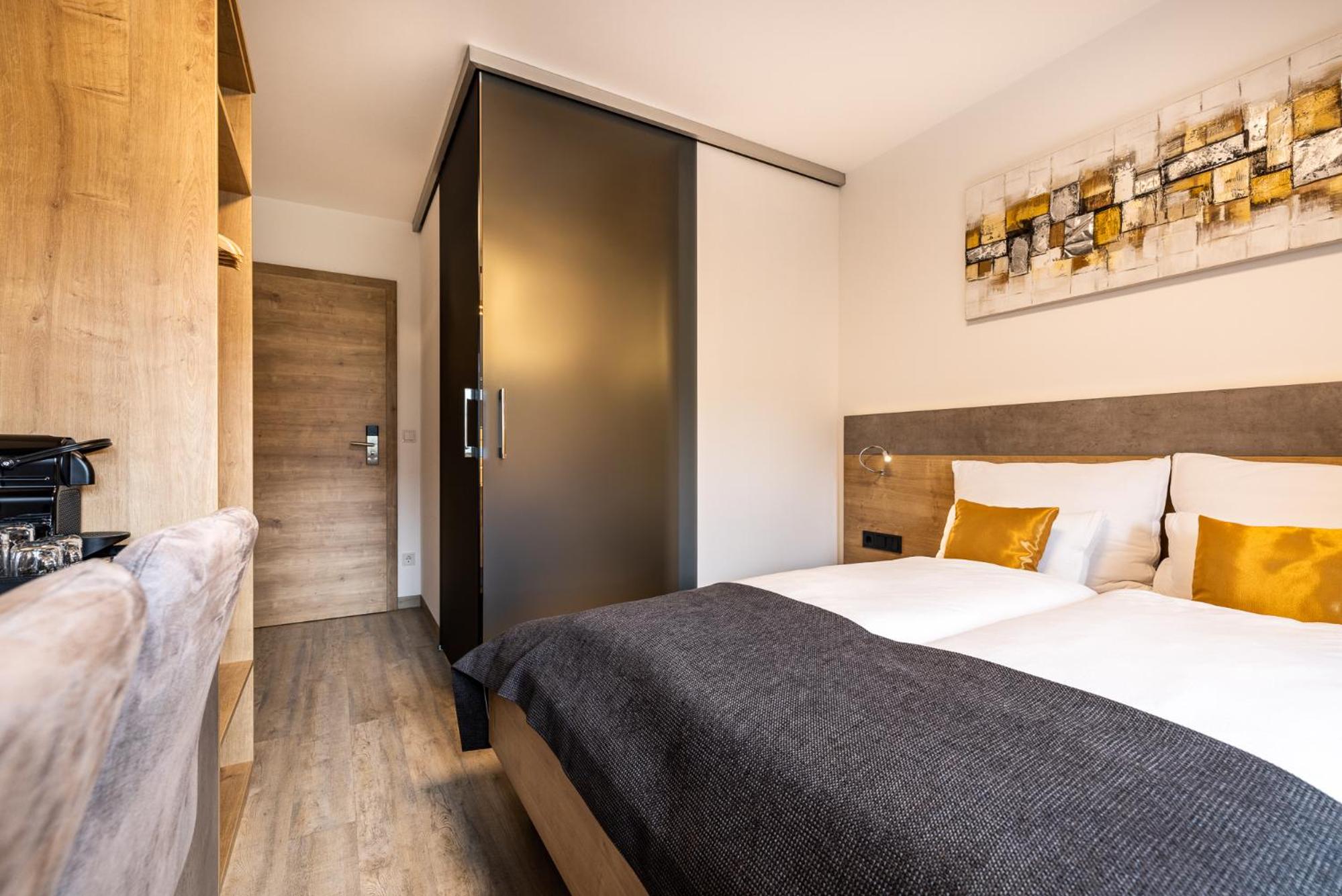 Kleines Deluxe Doppelzimmer mit Wiesenblick und Balkon photo 3